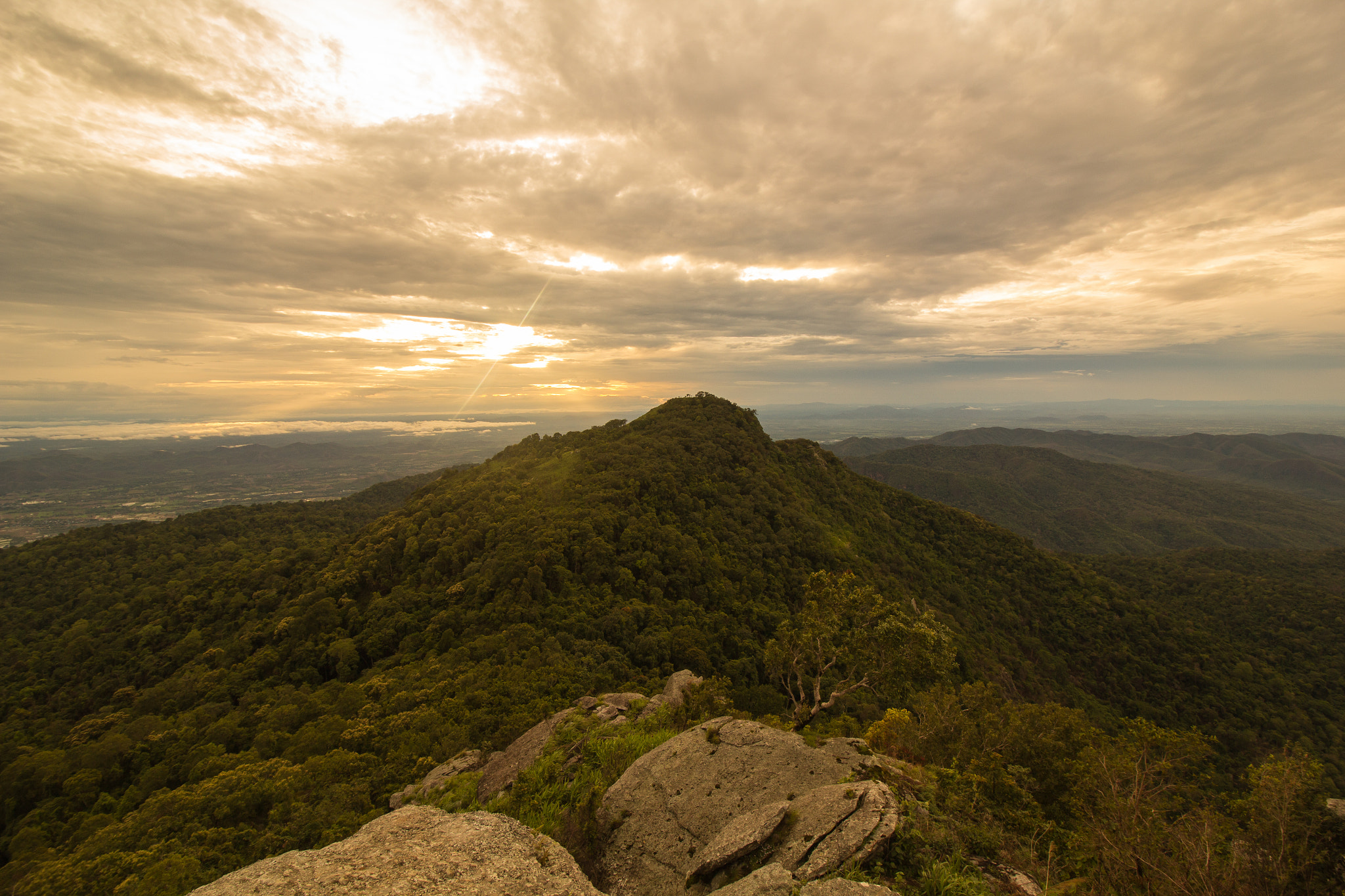 Canon EF-S 10-18mm F4.5–5.6 IS STM sample photo. Ramkhamhaeng national park sukhothai photography