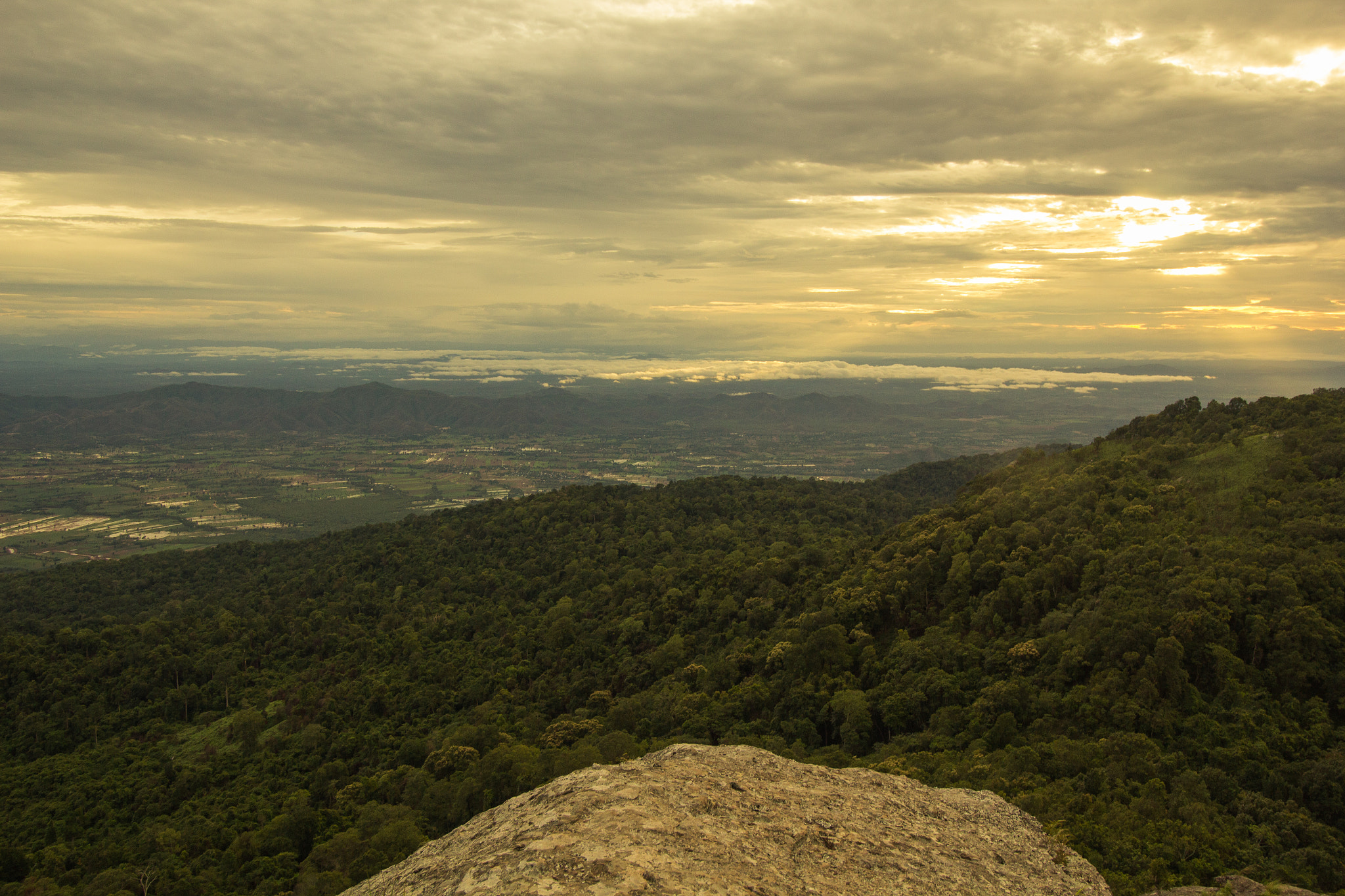 Canon EF-S 10-18mm F4.5–5.6 IS STM sample photo. Ramkhamhaeng national park sukhothai photography