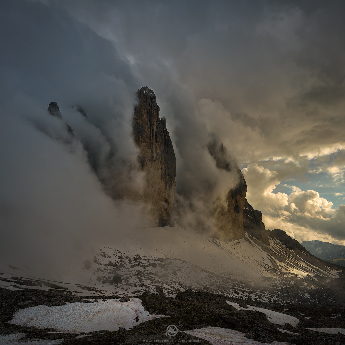 24mm F3.5 G II sample photo. Low clouds | drei zinnen photography