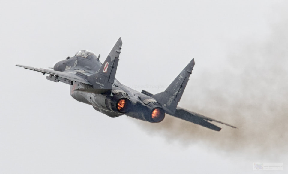 Canon EF 200mm F2.8L II USM sample photo. Black smoke photography