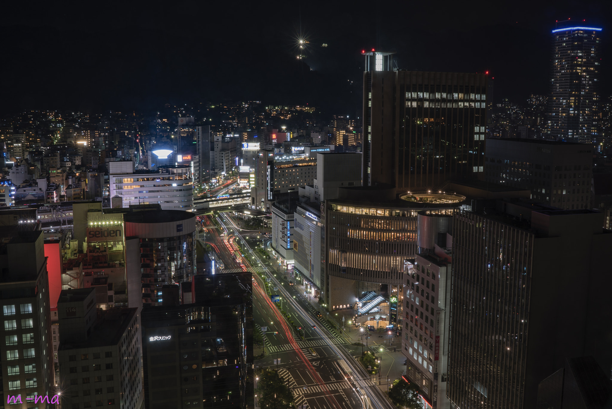 Sony a7S + Sony Distagon T* FE 35mm F1.4 ZA sample photo. Big city photography