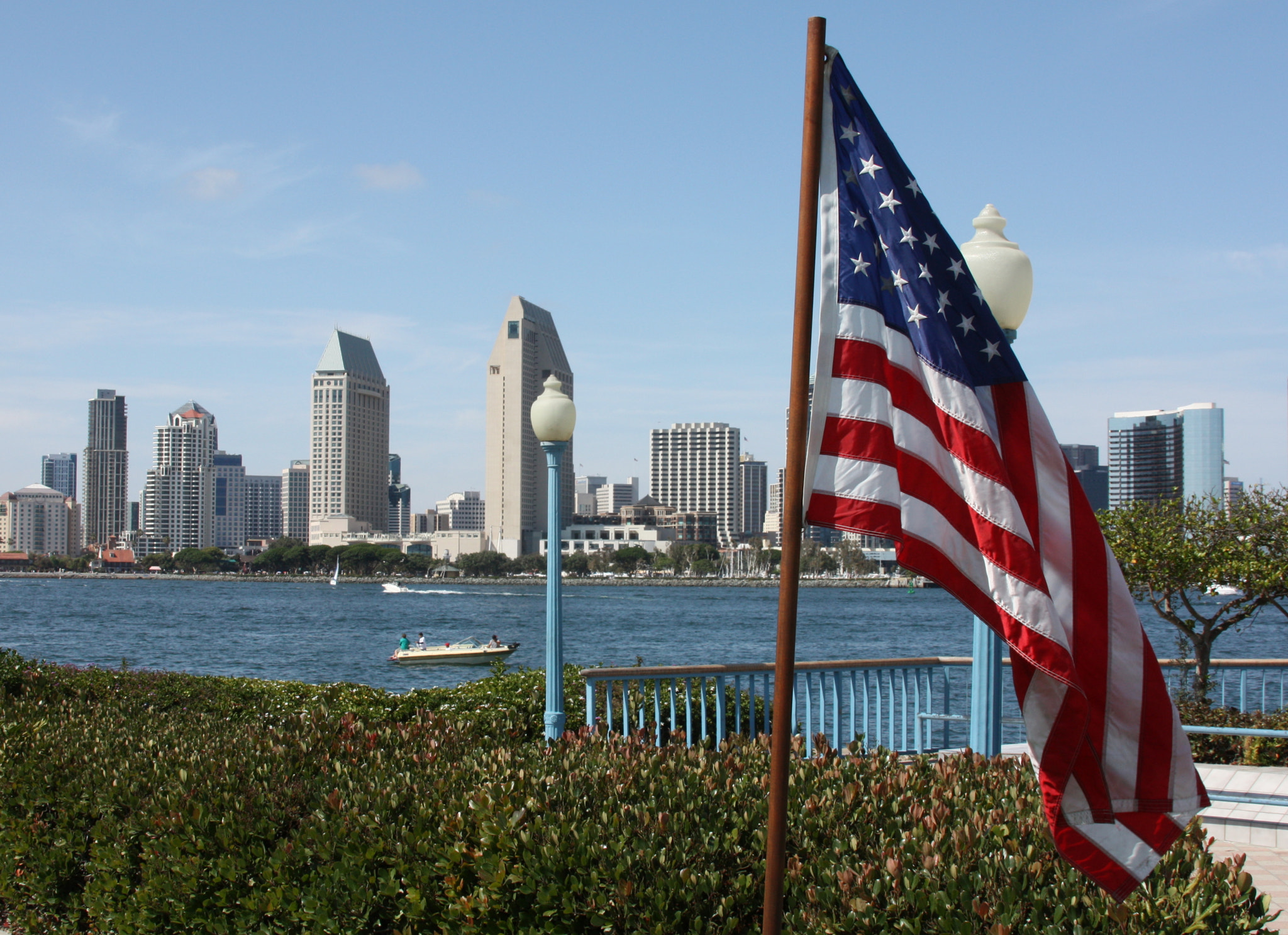 Canon EOS 450D (EOS Rebel XSi / EOS Kiss X2) sample photo. San diego skyline photography