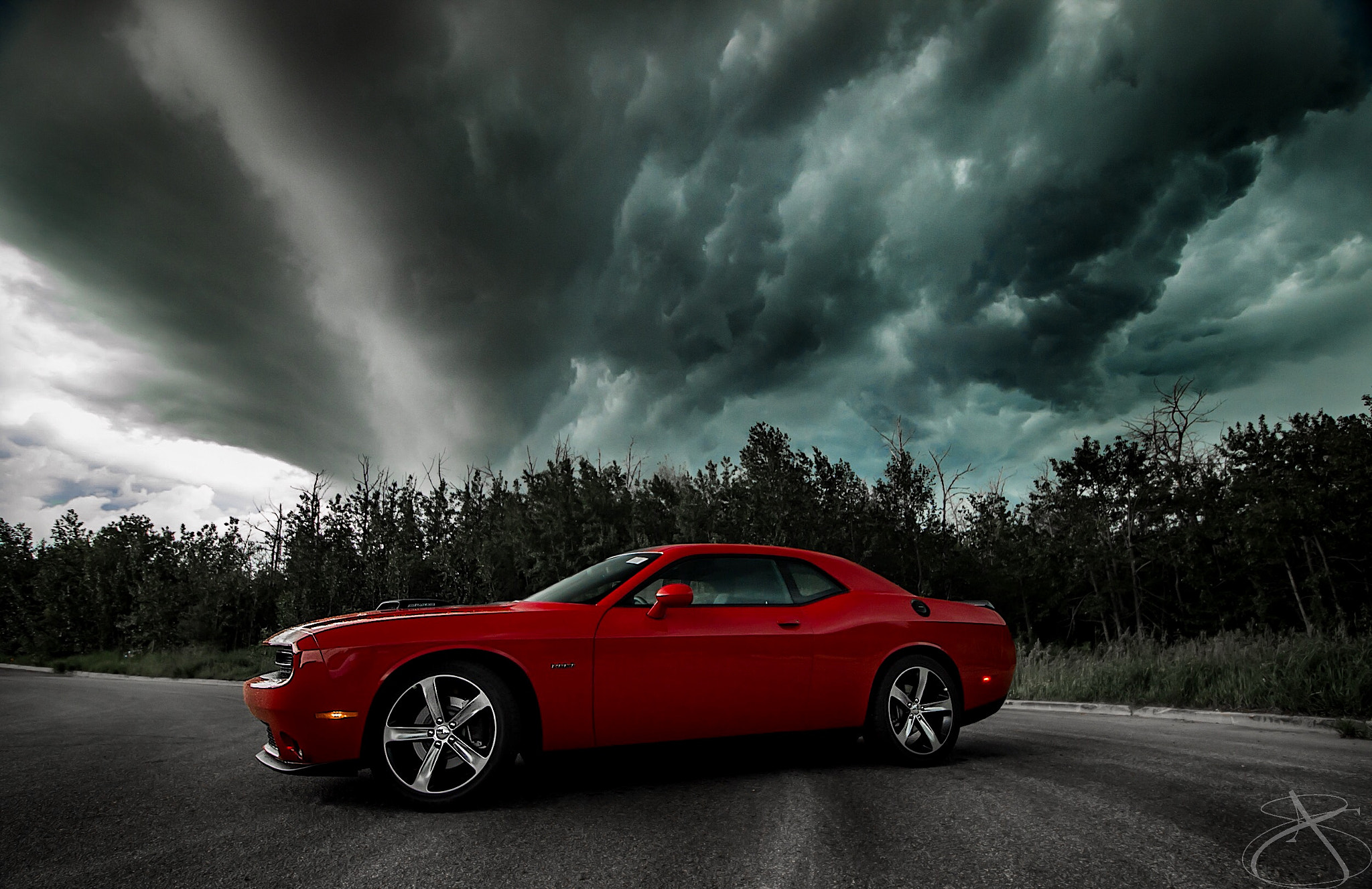 Canon EF-S 10-18mm F4.5–5.6 IS STM sample photo. Snapping these right before the storm hit. photography