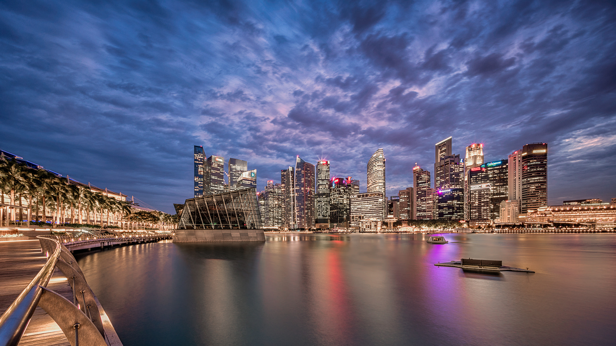 Voigtlander HELIAR-HYPER WIDE 10mm F5.6 sample photo. Twilight @ marina bay photography