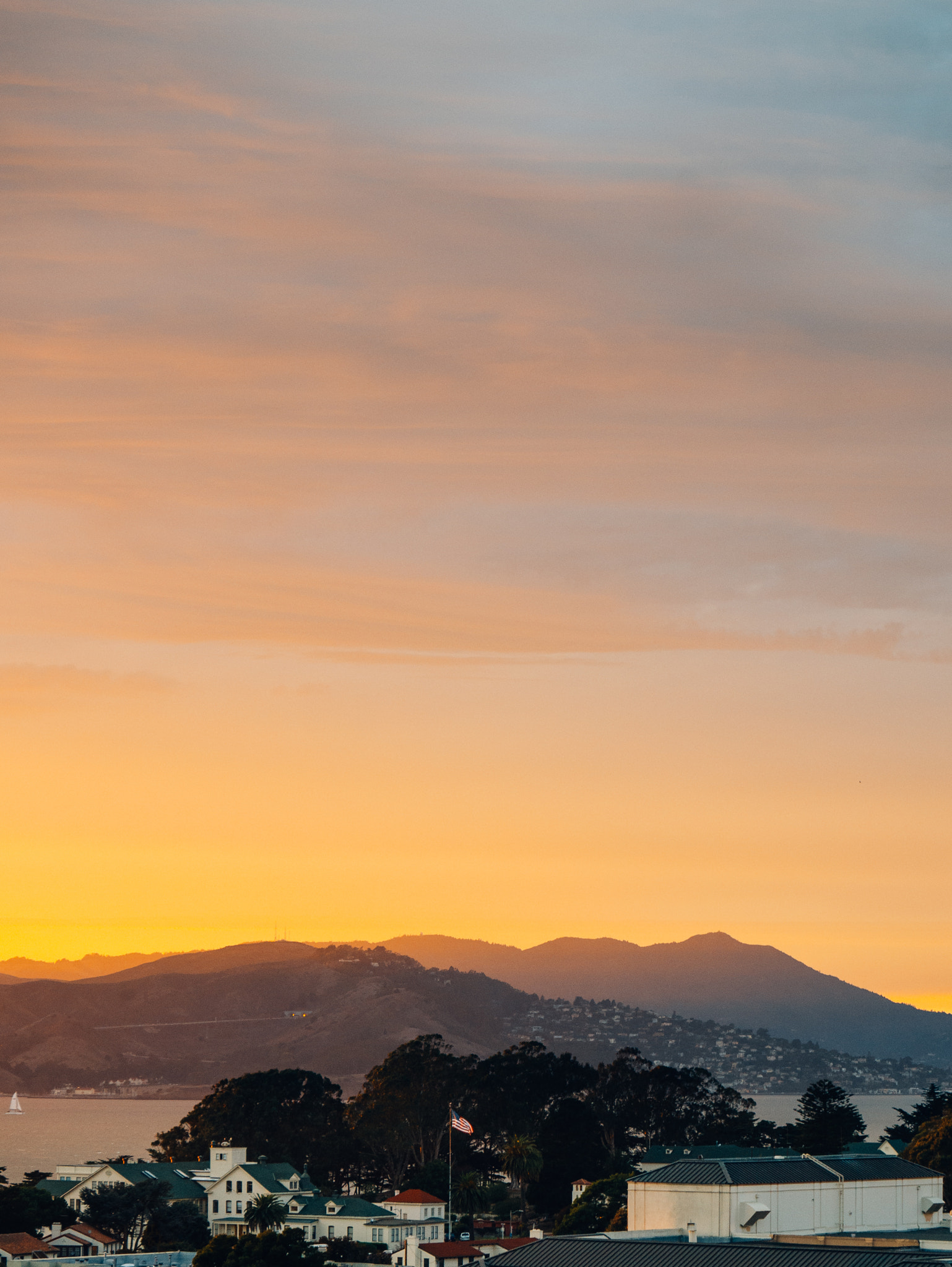 LUMIX G VARIO 45-150/F4.0-5.6 sample photo. Golden gate mountains photography