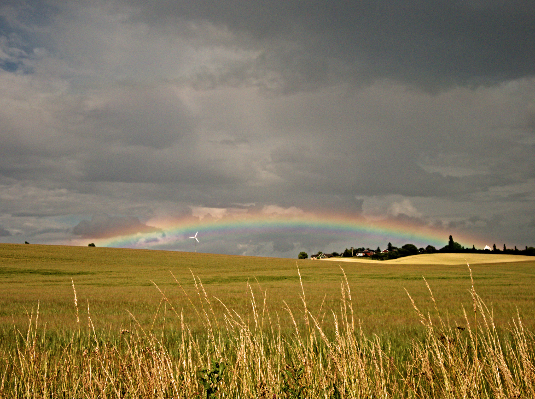 Samsung WB2000 sample photo. Rainbow in the dark photography