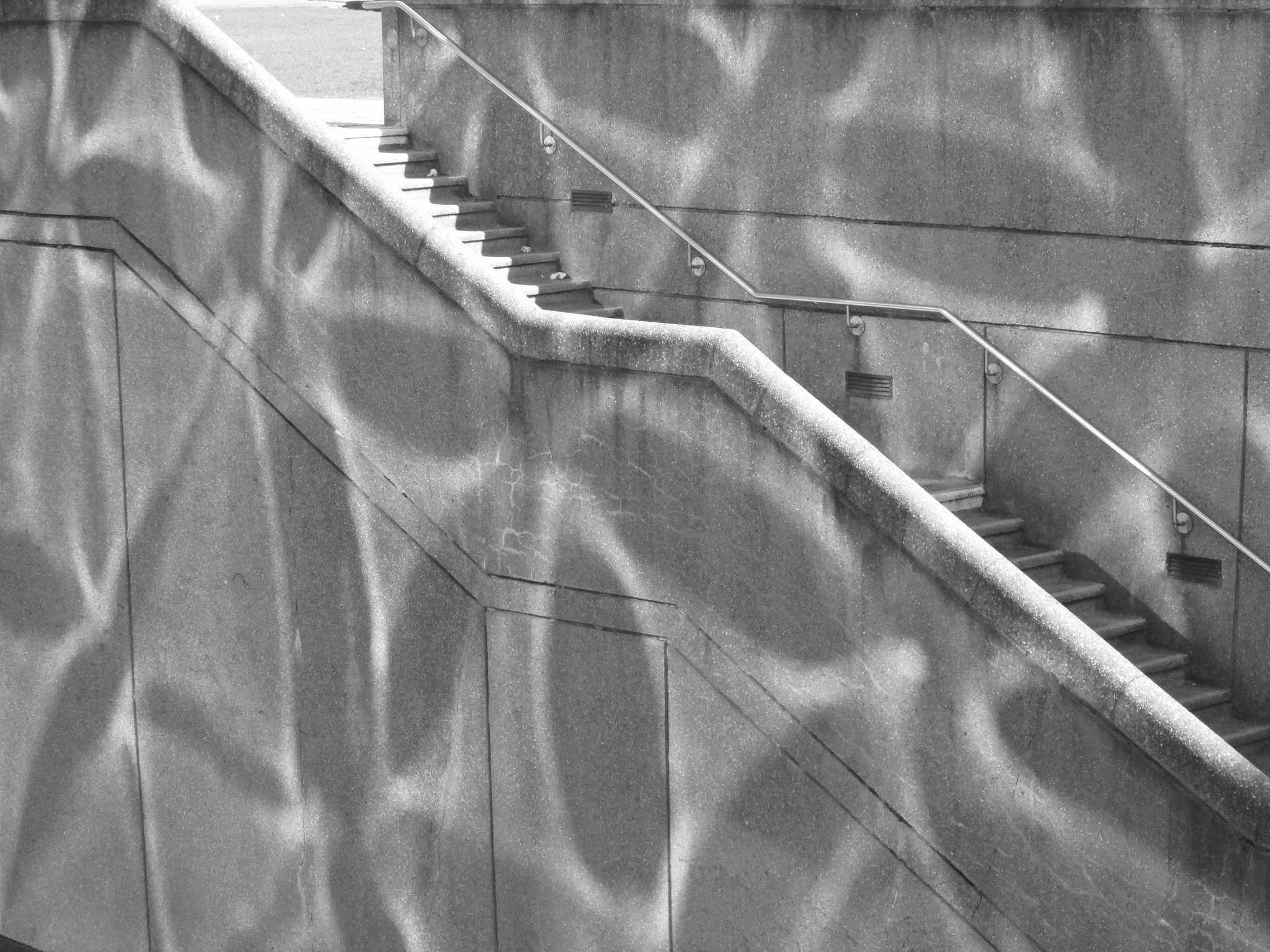 Canon PowerShot A2400 IS sample photo. Cité des sciences photography