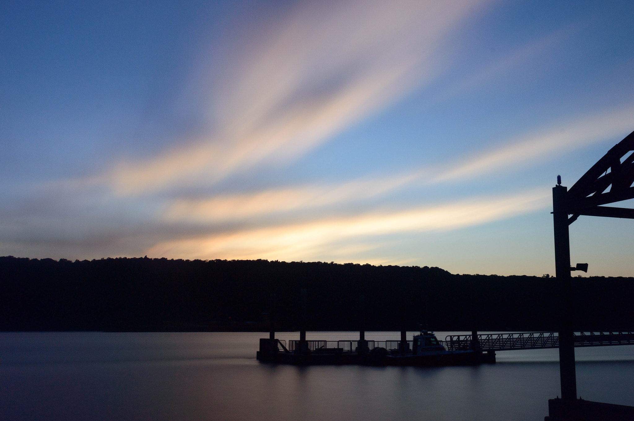 Nikon D3200 + Nikon AF Nikkor 28mm F2.8D sample photo. Photo was taken at yonkers downtown waterfront park yesterday evening.  photography