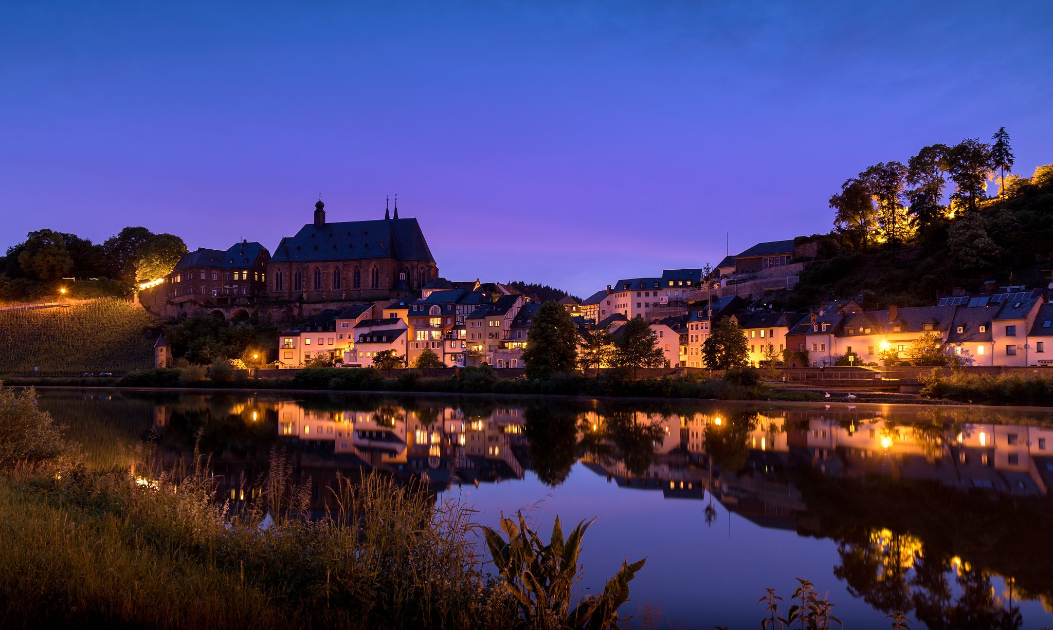 Canon EF 16-35mm F4L IS USM sample photo. Saarburg by night photography