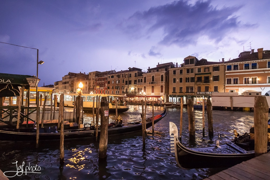 Canon EF-S 10-18mm F4.5–5.6 IS STM sample photo. Storm at venice canal photography