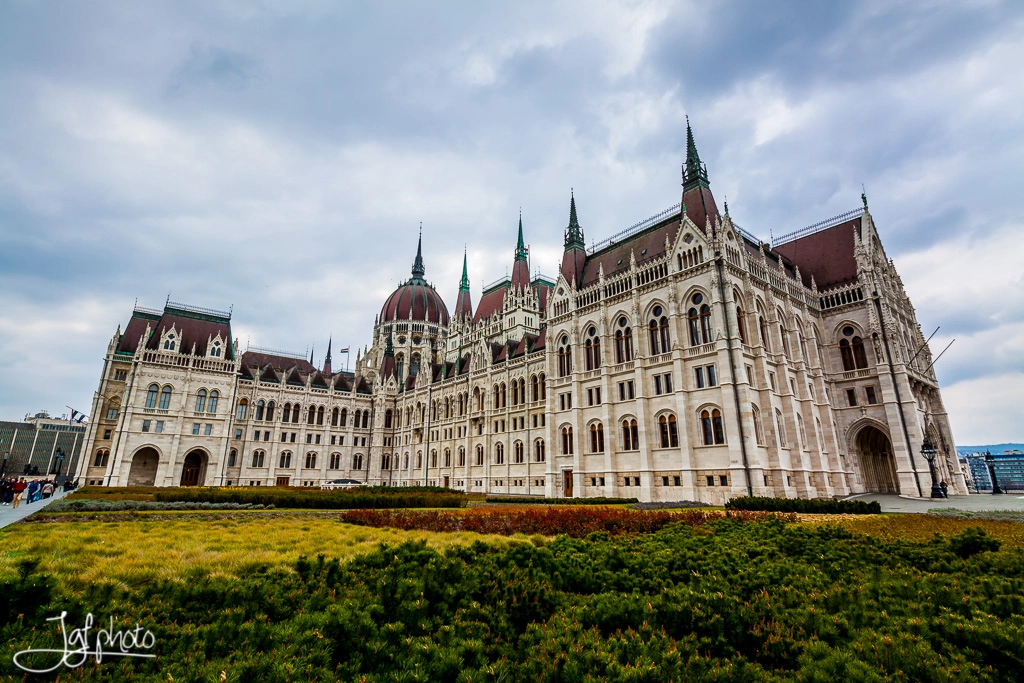 Canon EF-S 10-18mm F4.5–5.6 IS STM sample photo. Hungarian parliament building 2 photography