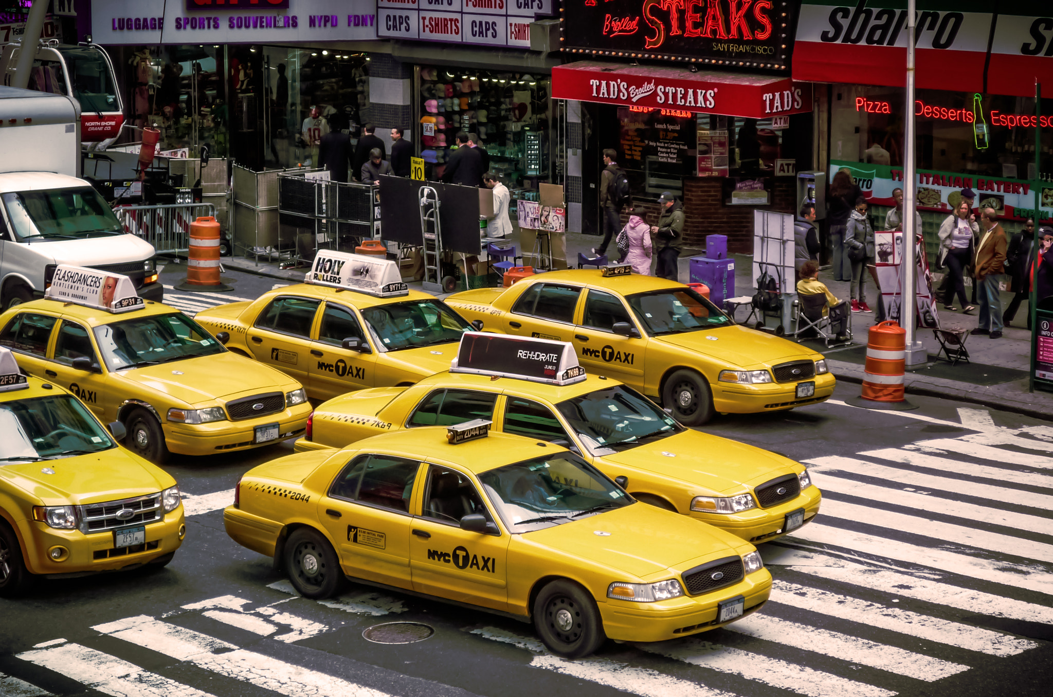 Panasonic DMC-FS15 sample photo. Yellow cabs photography