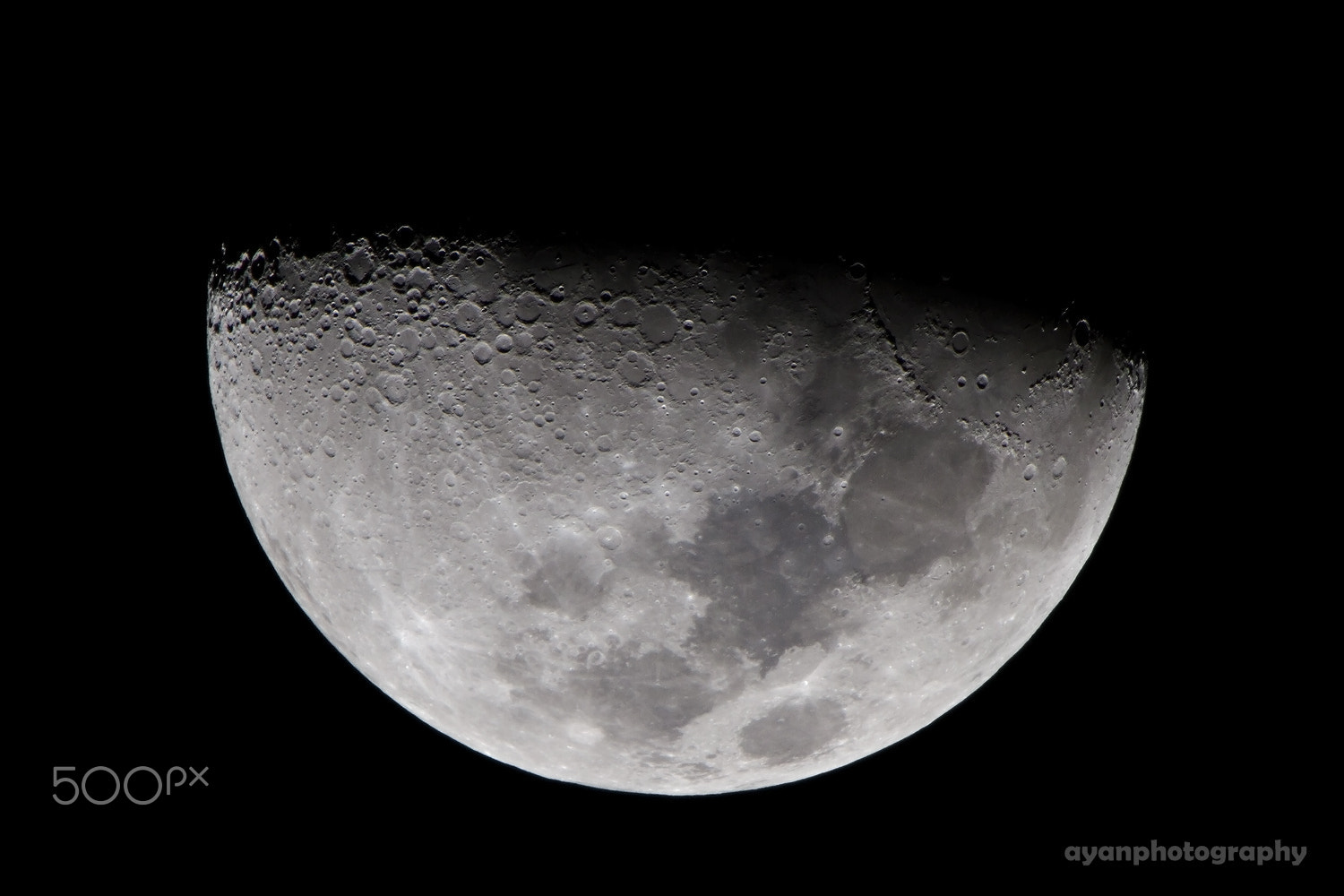 Canon EF 100-400mm F4.5-5.6L IS USM sample photo. Moon at night photography