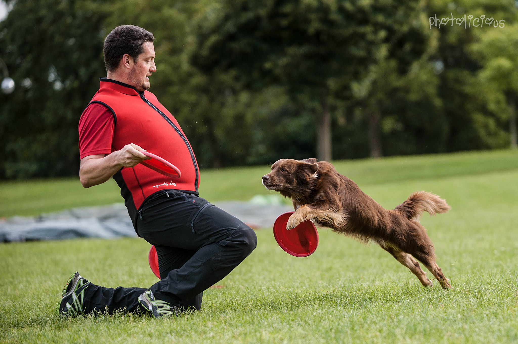 AF-S Zoom-Nikkor 80-200mm f/2.8D IF-ED sample photo. Marc with fenix demonstrating discdogging photography