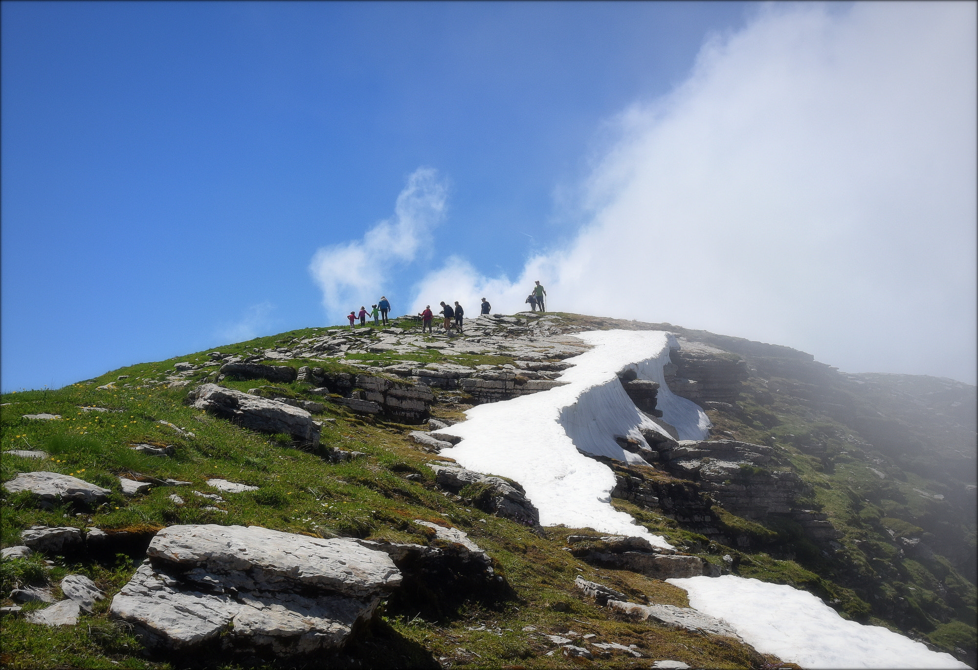 Nikon D810 + Nikon AF-S DX Nikkor 18-105mm F3.5-5.6G ED VR sample photo. "visit the clouds" photography