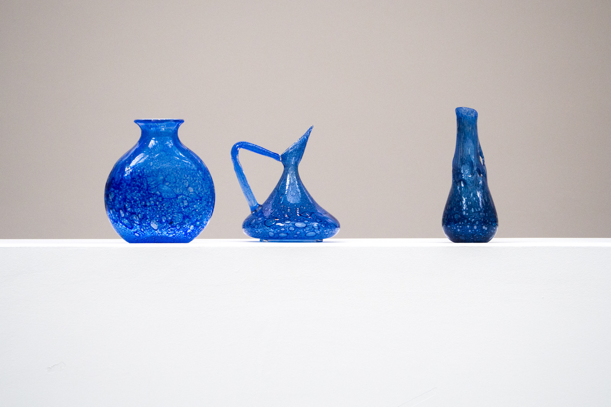 Olympus OM-D E-M10 II sample photo. Blue and white photography