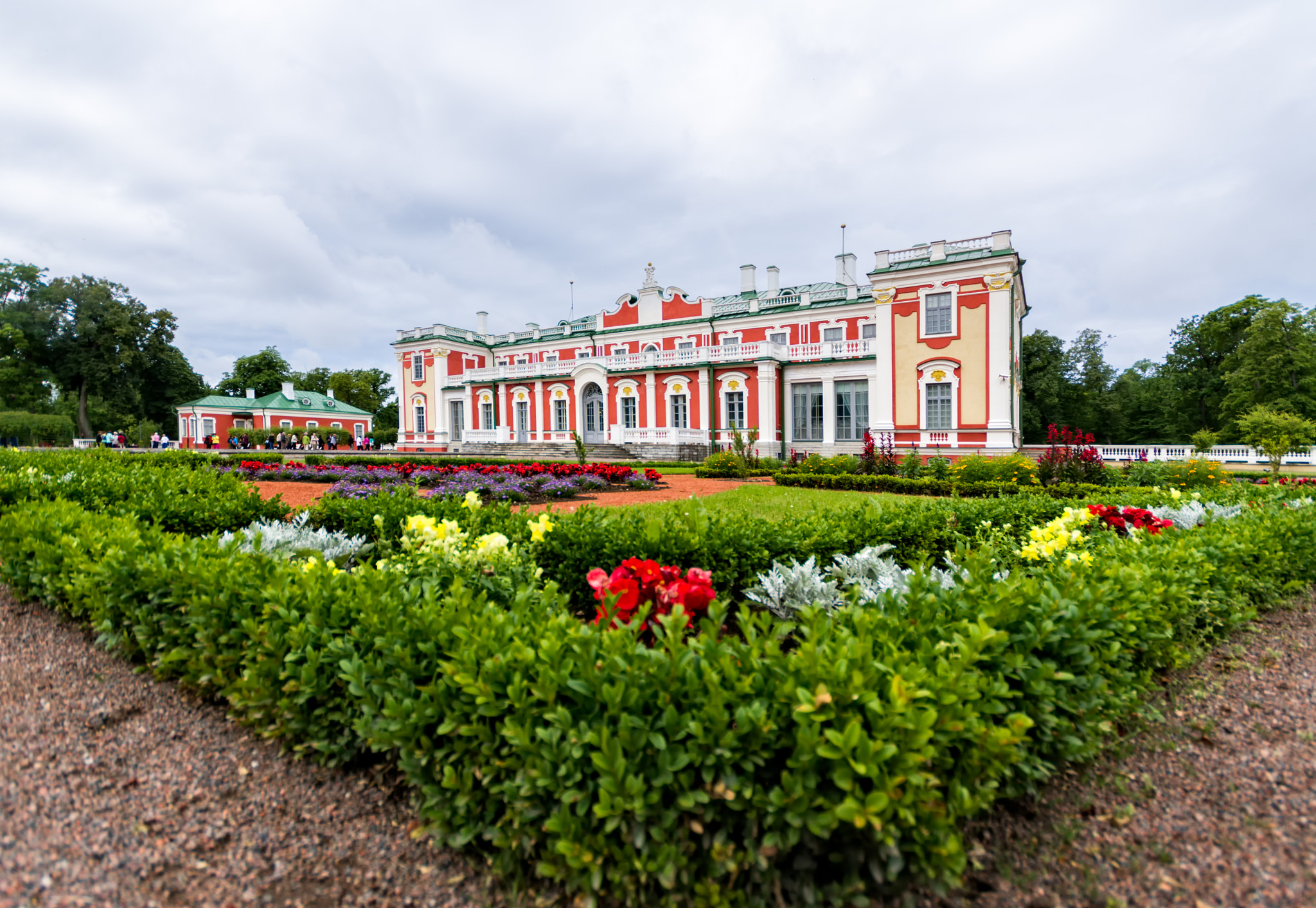 Sony a6000 + Sigma 10-20mm F4-5.6 EX DC HSM sample photo. Kadriorg palace photography