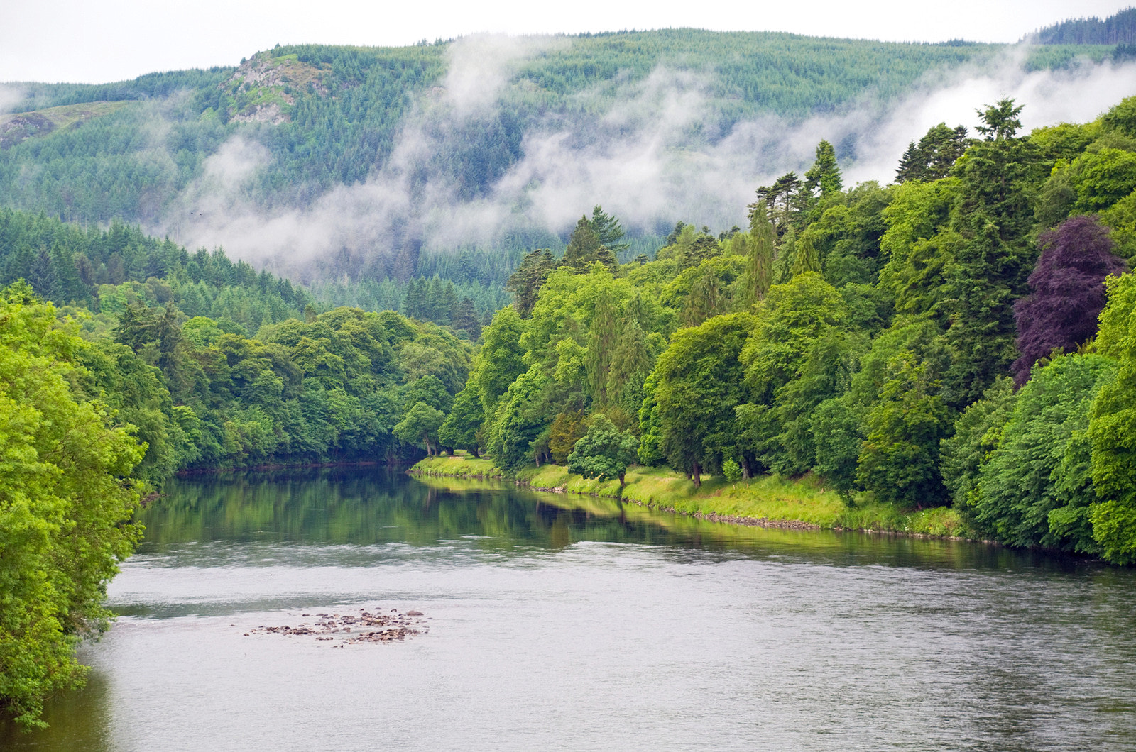 Pentax K-50 + Pentax smc DA 18-270mm F3.5-6.3 ED SDM sample photo. River tay landscape photography