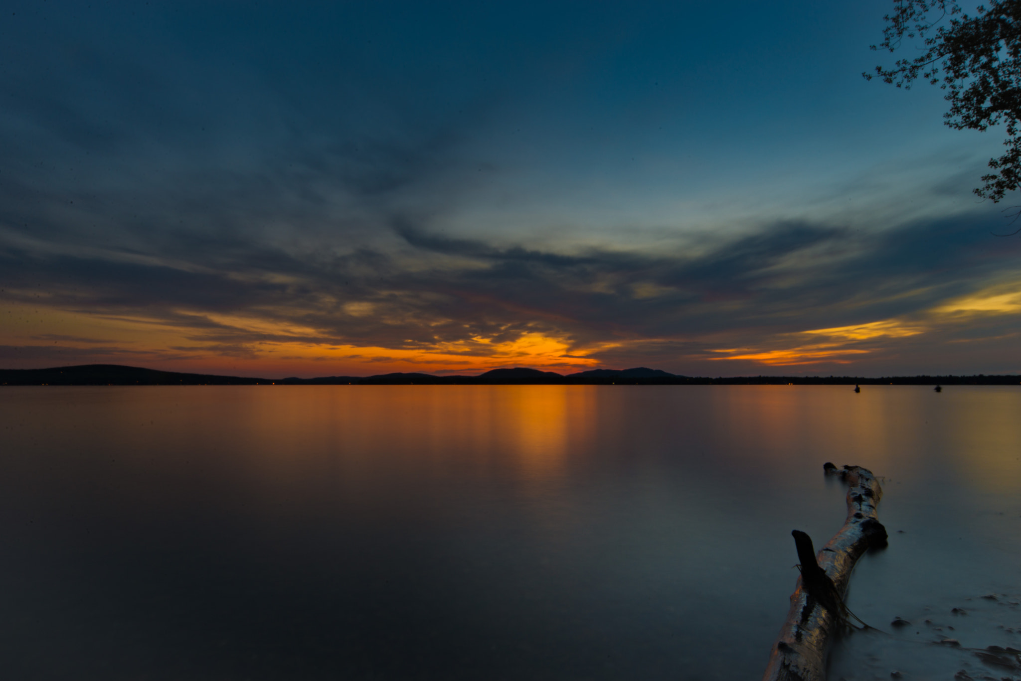Nikon D610 + Sigma 12-24mm F4.5-5.6 EX DG Aspherical HSM sample photo. Night is almost there on lac brome photography