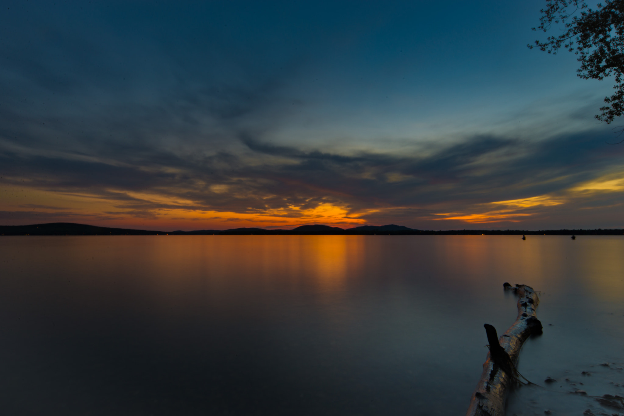 Sigma 12-24mm F4.5-5.6 EX DG Aspherical HSM sample photo. Night is almost there on lac brome photography