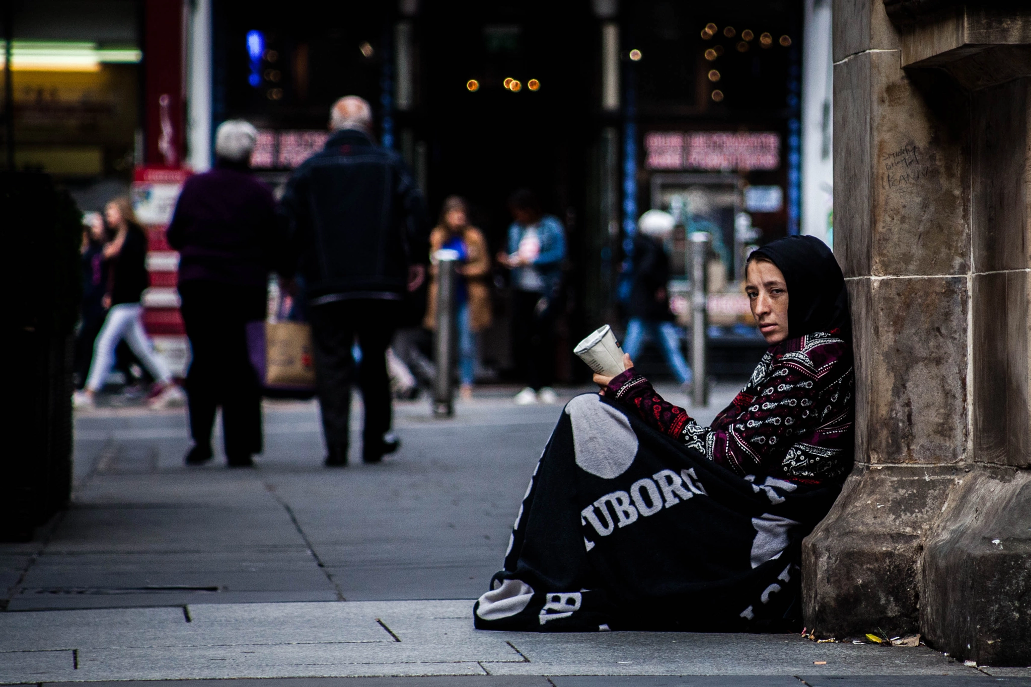 Canon EF 80-200mm F4.5-5.6 II sample photo. Alone in the streets photography