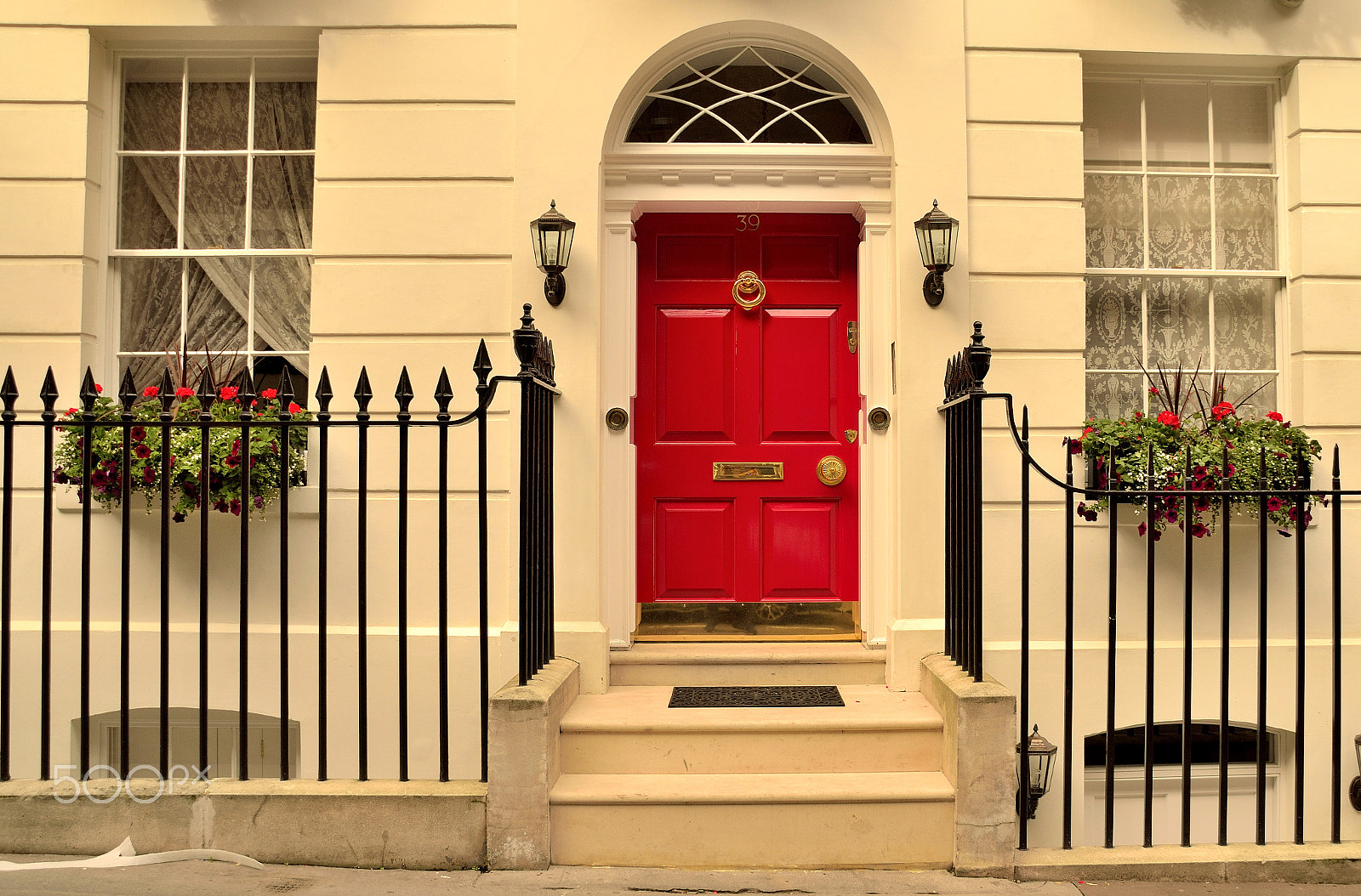 Sigma 18-200mm F3.5-6.3 DC OS HSM sample photo. British door style photography