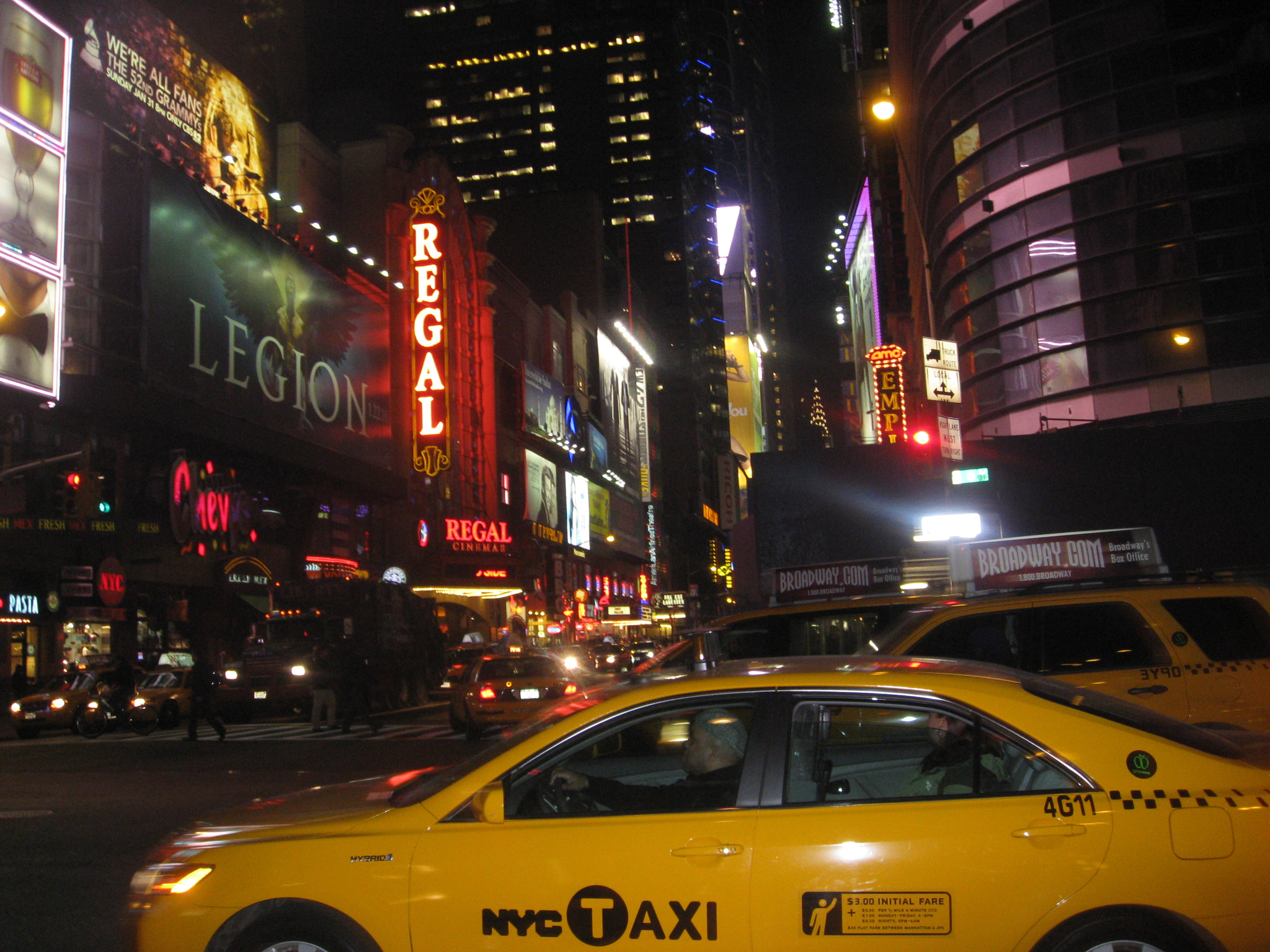 Canon POWERSHOT SD850 IS sample photo. New york night life  photography
