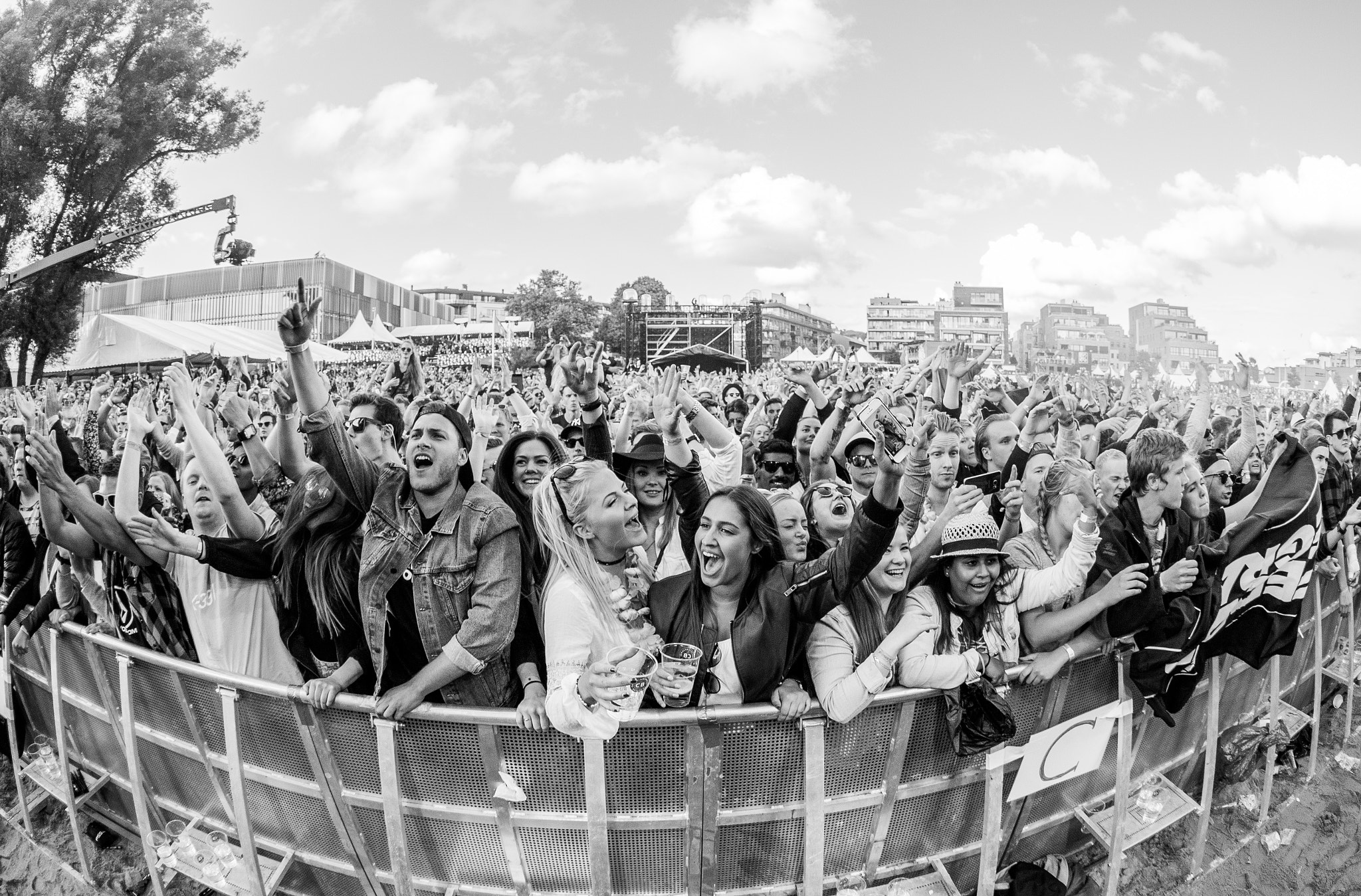 Canon EF 8-15mm F4L Fisheye USM sample photo. The crowd photography