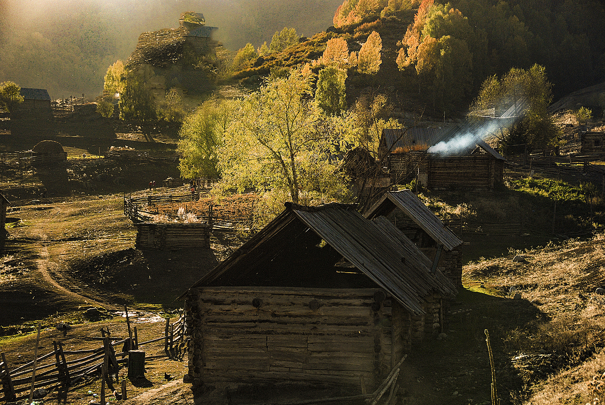 Sigma 18-250mm F3.5-6.3 DC OS HSM sample photo. Sunset in mountain village photography