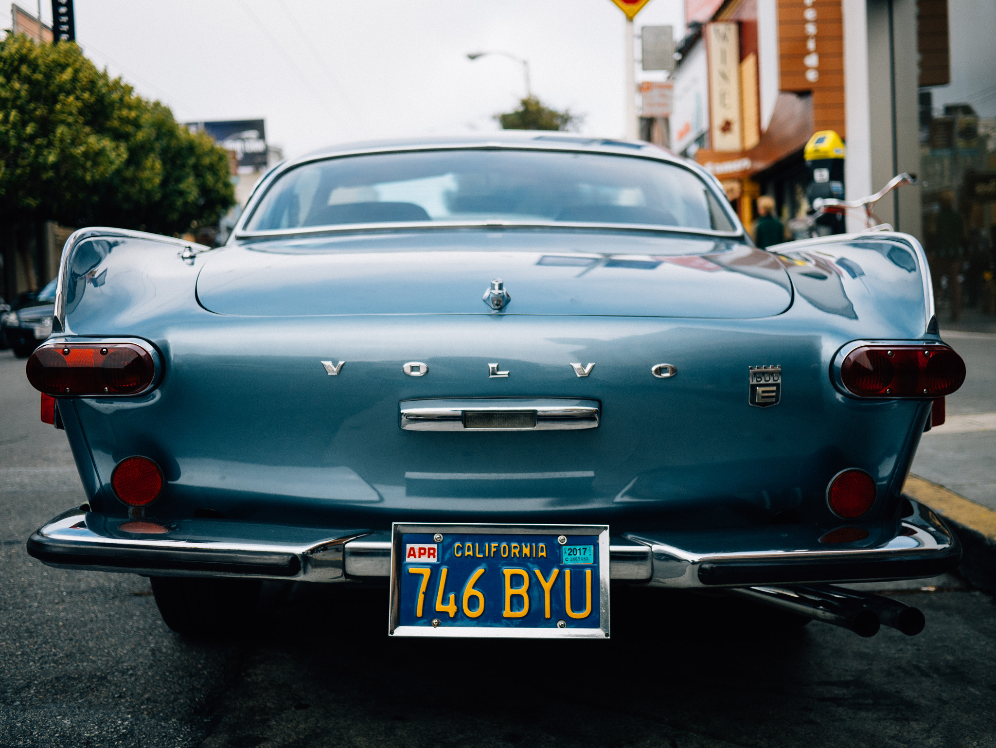 Panasonic Lumix DMC-GX7 + Panasonic Lumix G 20mm F1.7 ASPH sample photo. Volvo photography