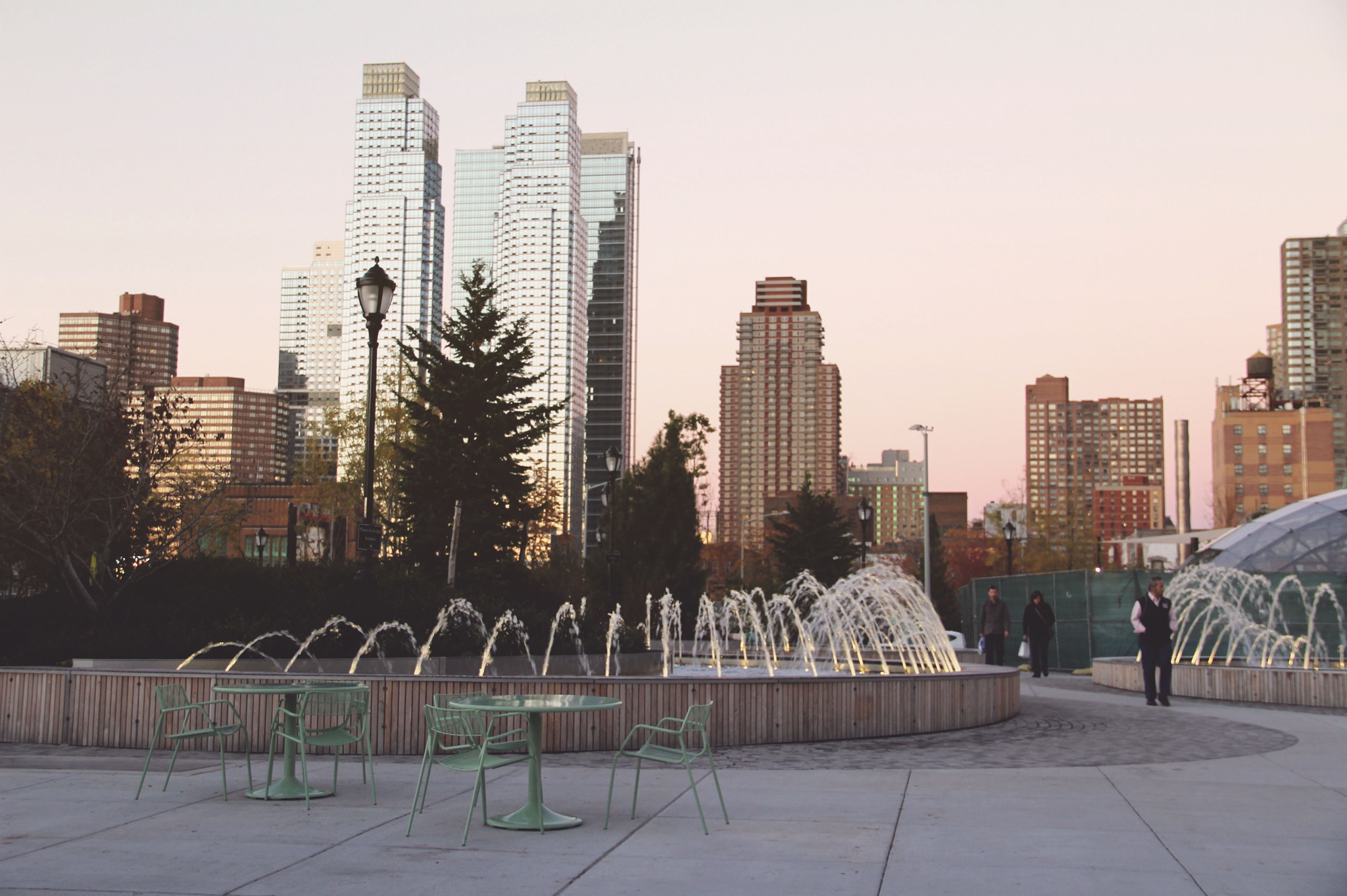 Canon EOS 100D (EOS Rebel SL1 / EOS Kiss X7) sample photo. Downtown in new york city photography
