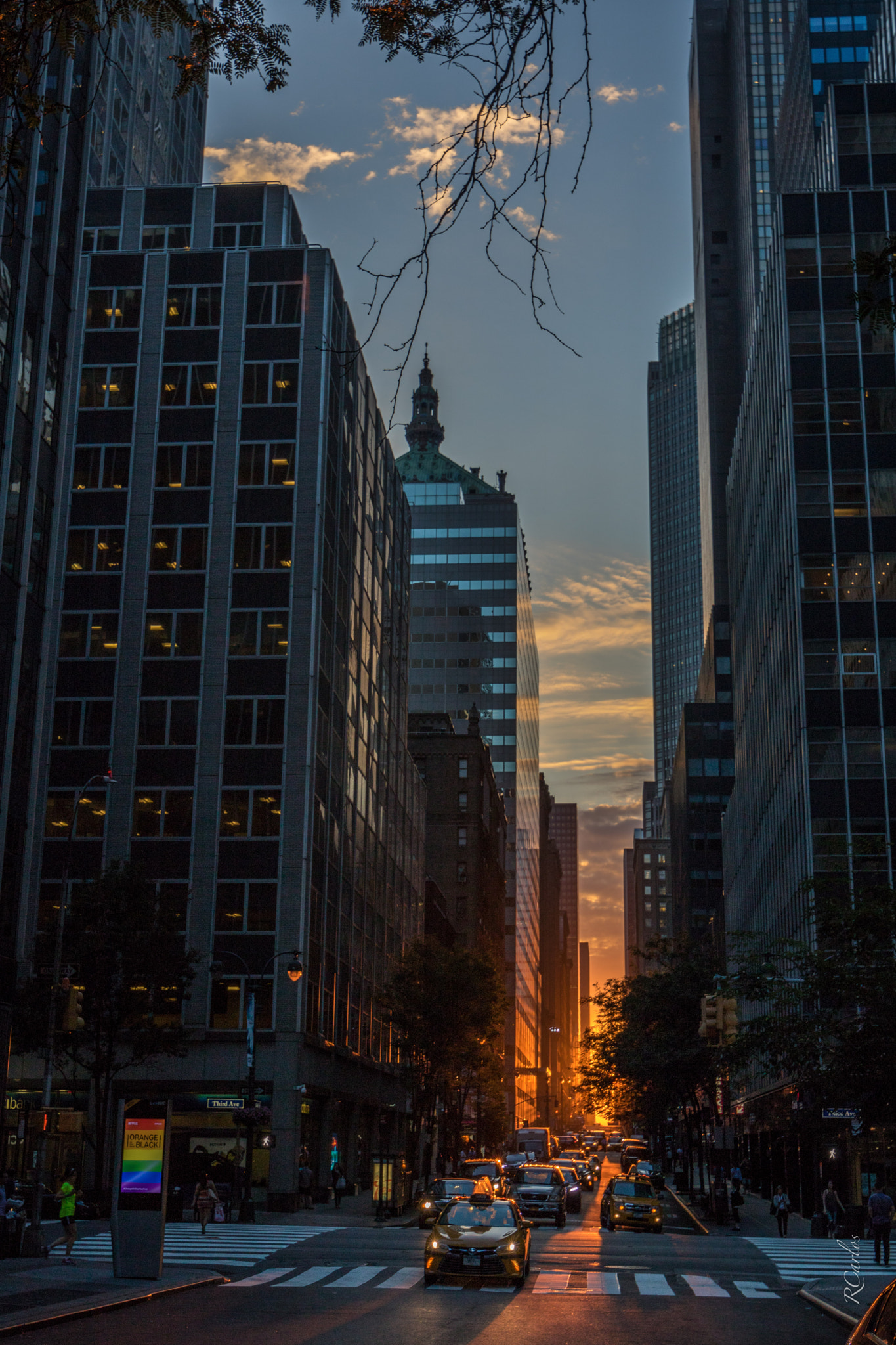Canon EF 300mm f/2.8L sample photo. Light in the street photography