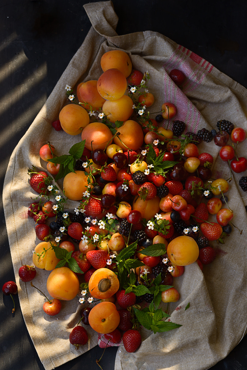 AF Nikkor 70-210mm f/4-5.6D sample photo. Summer bounty photography