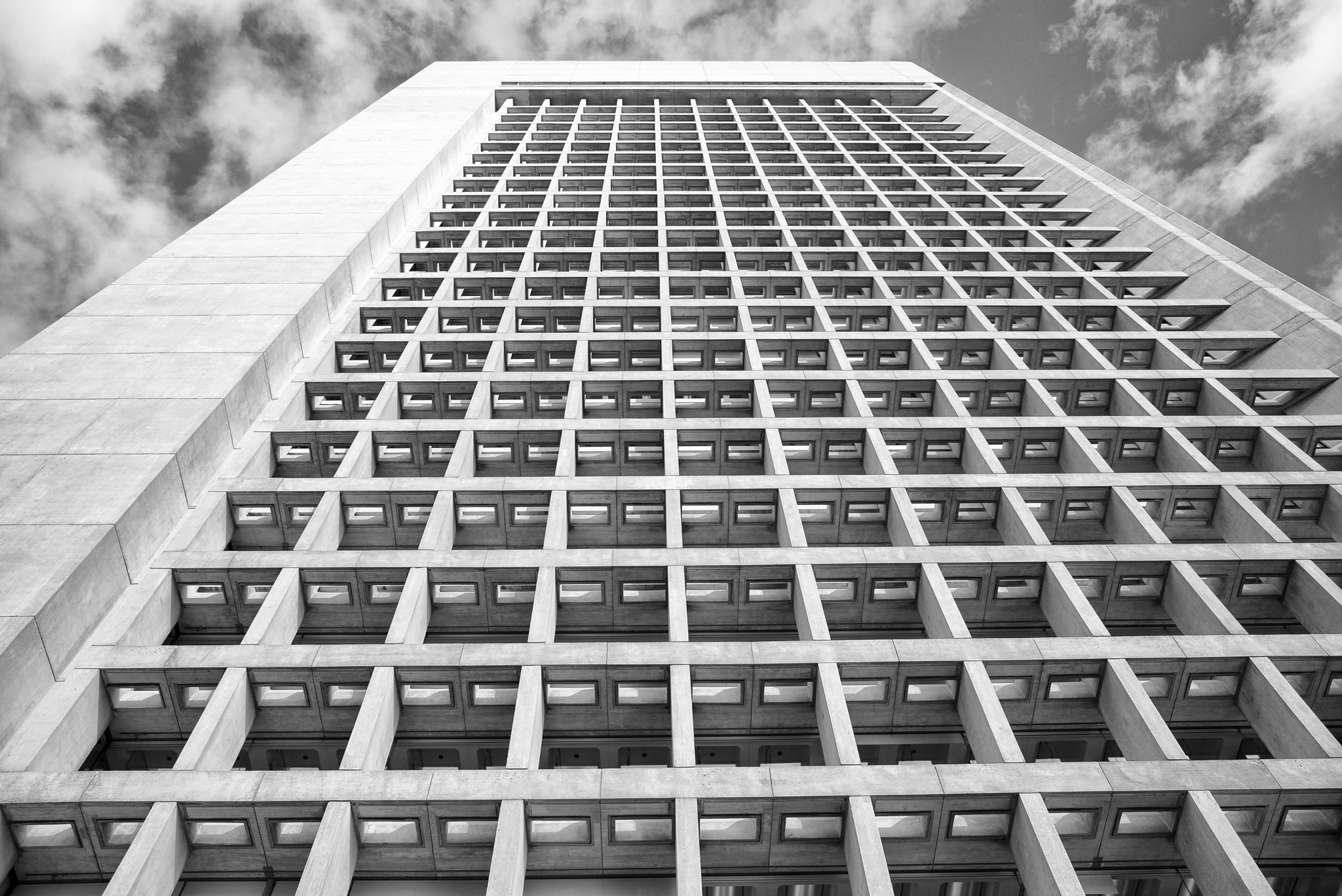 Summilux-M 1:1.4/28 ASPH. sample photo. Concrete tower photography
