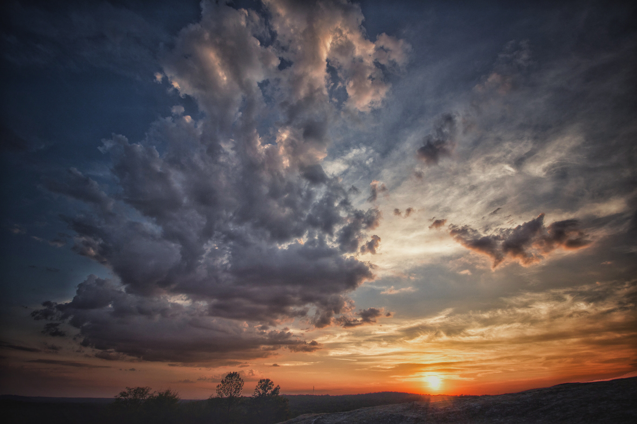Canon EF-S 10-18mm F4.5–5.6 IS STM sample photo. July sunset photography