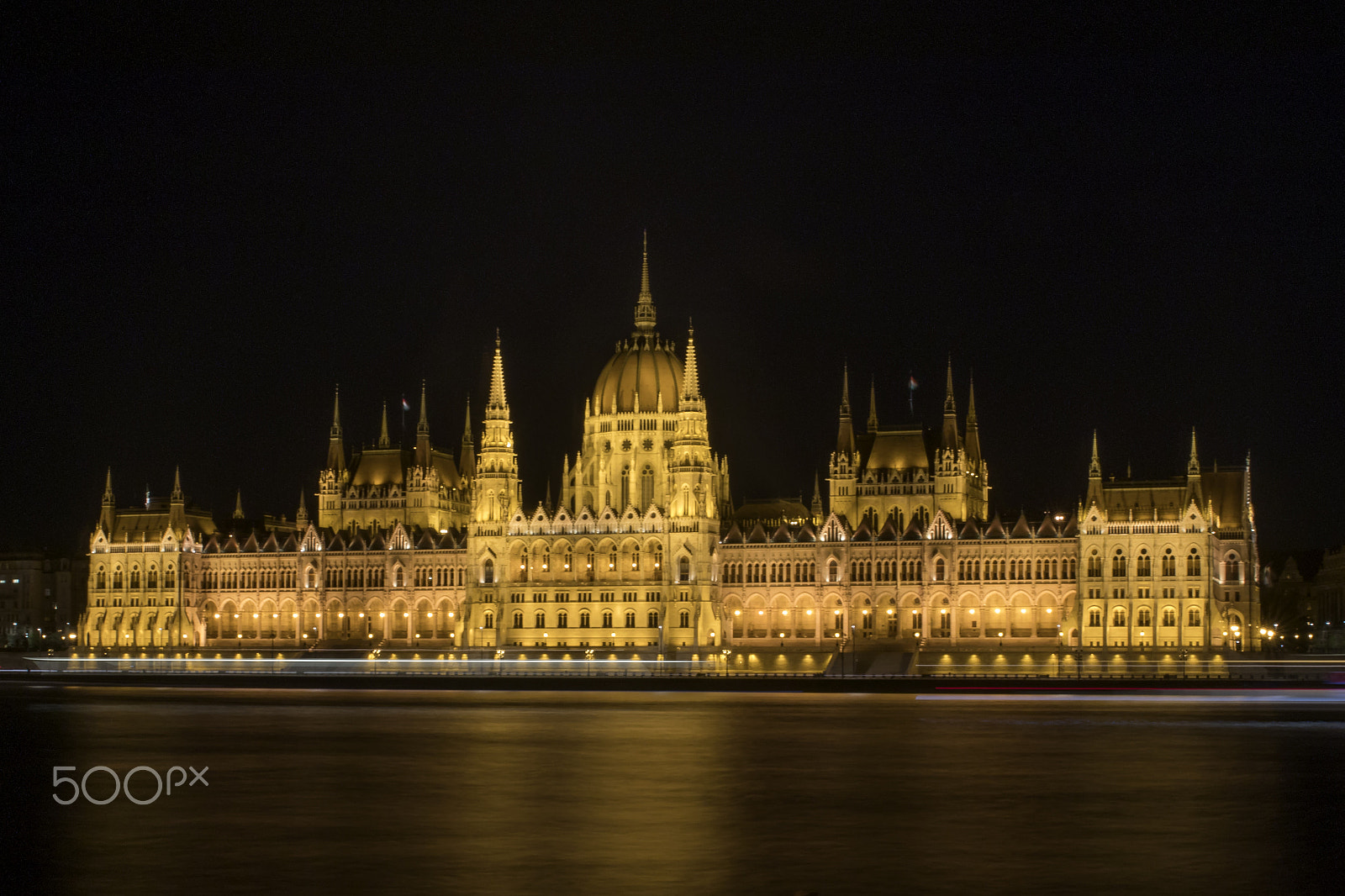 Canon EOS 80D sample photo. Parliament in the evening photography