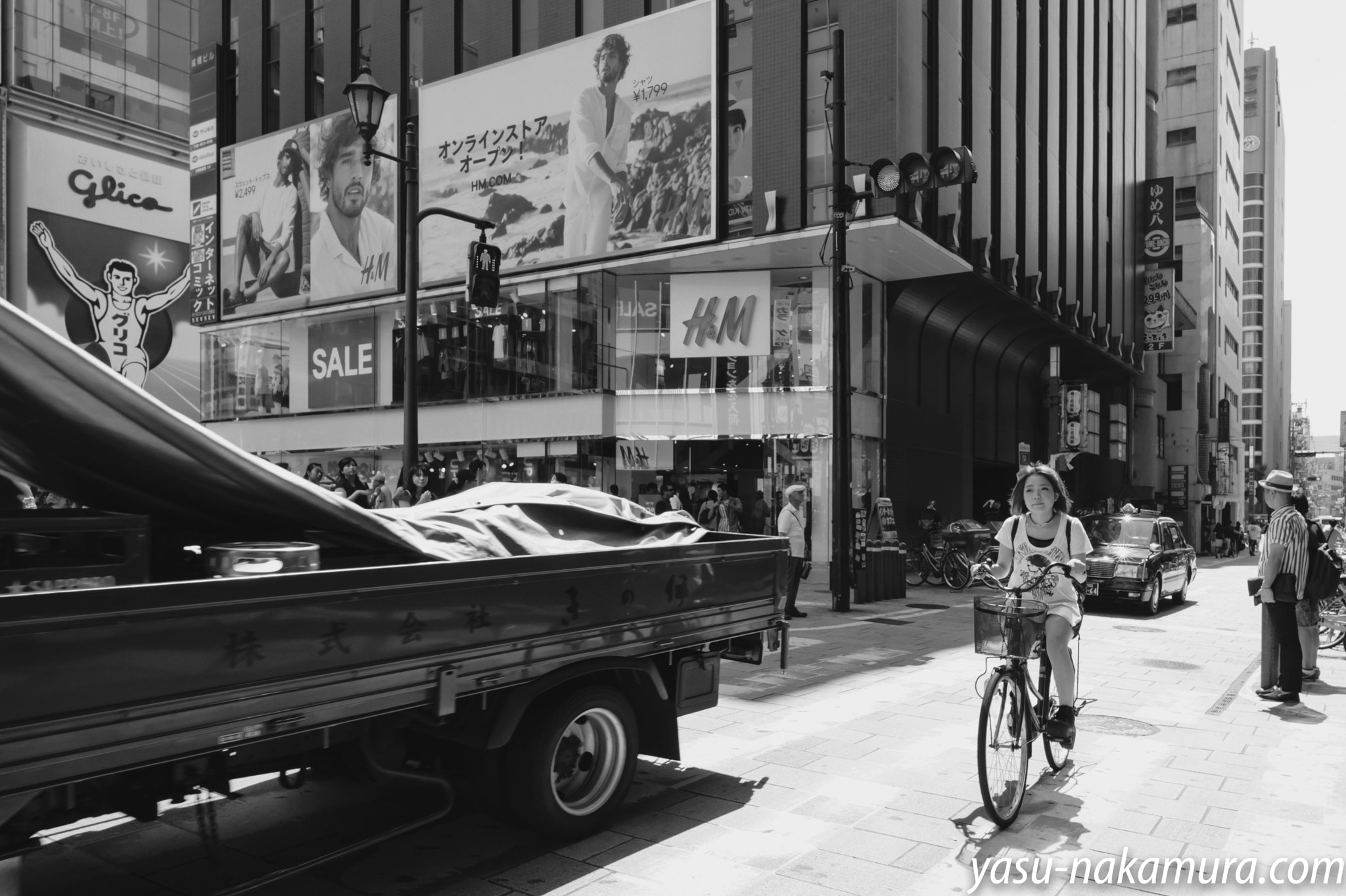 Leica Super-Elmar-M 21mm F3.4 ASPH sample photo. Osaka street photography