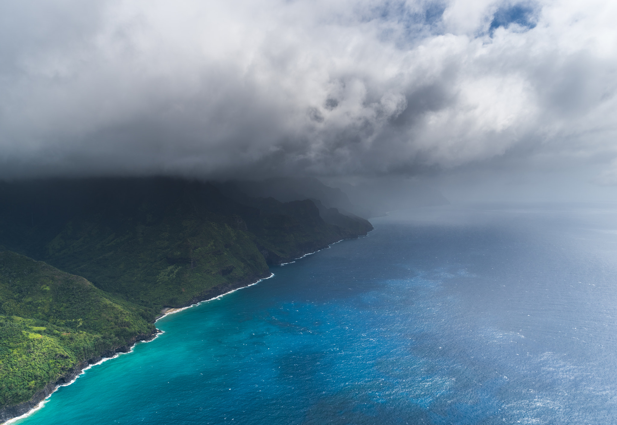 Pentax 645Z + HD Pentax-DA645 28-45mm F4.5ED AW SR sample photo. Na pali coast aerial photography