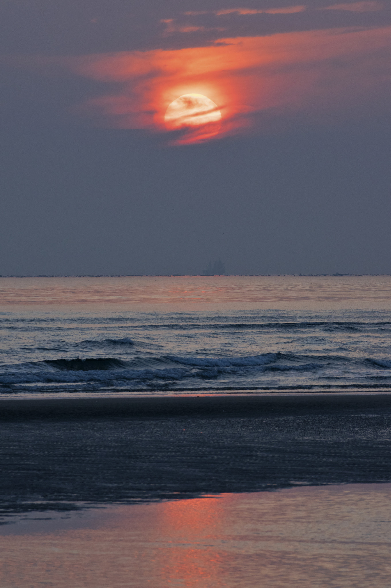 Pentax smc DA* 60-250mm F4.0 ED (IF) SDM sample photo. Sinking sun photography