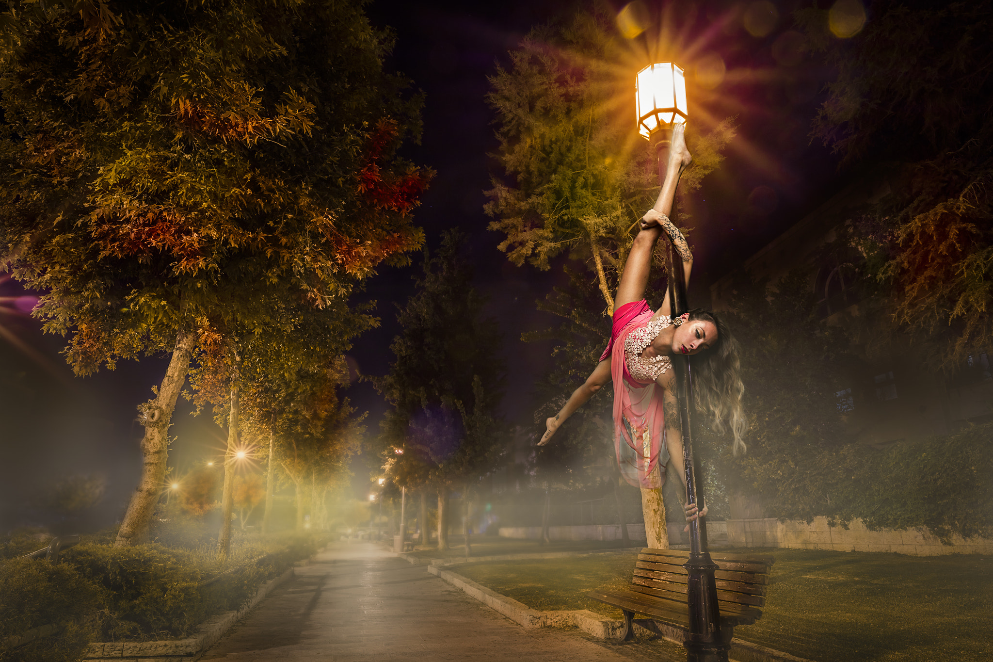 Canon EOS 5DS + Sigma 20mm F1.4 DG HSM Art sample photo. Pole dance ?!? photography