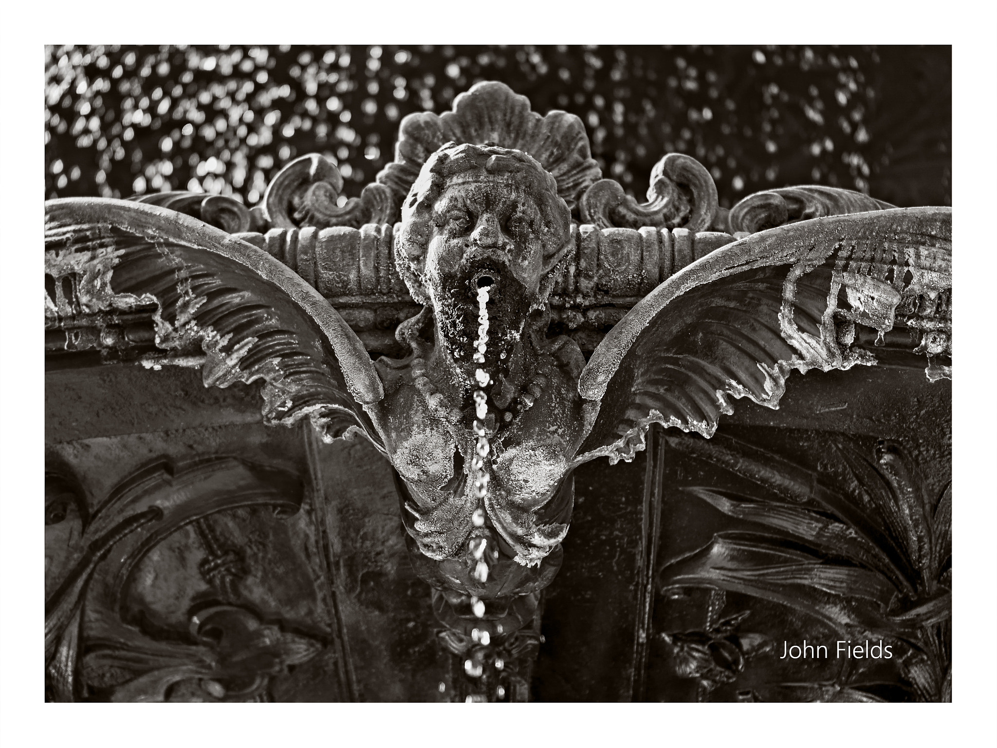 Panasonic Lumix G X Vario 35-100mm F2.8 OIS sample photo. Fountain (passeig de la albereda) photography