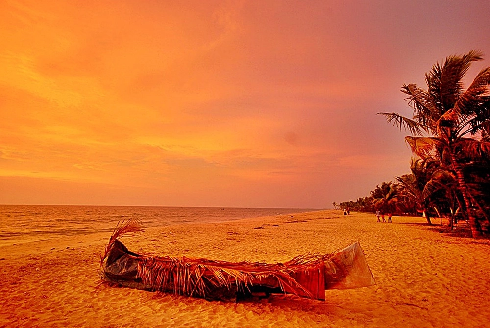 Sigma 10-20mm F4-5.6 EX DC HSM sample photo. Après le coucher du soleil marari plage photography