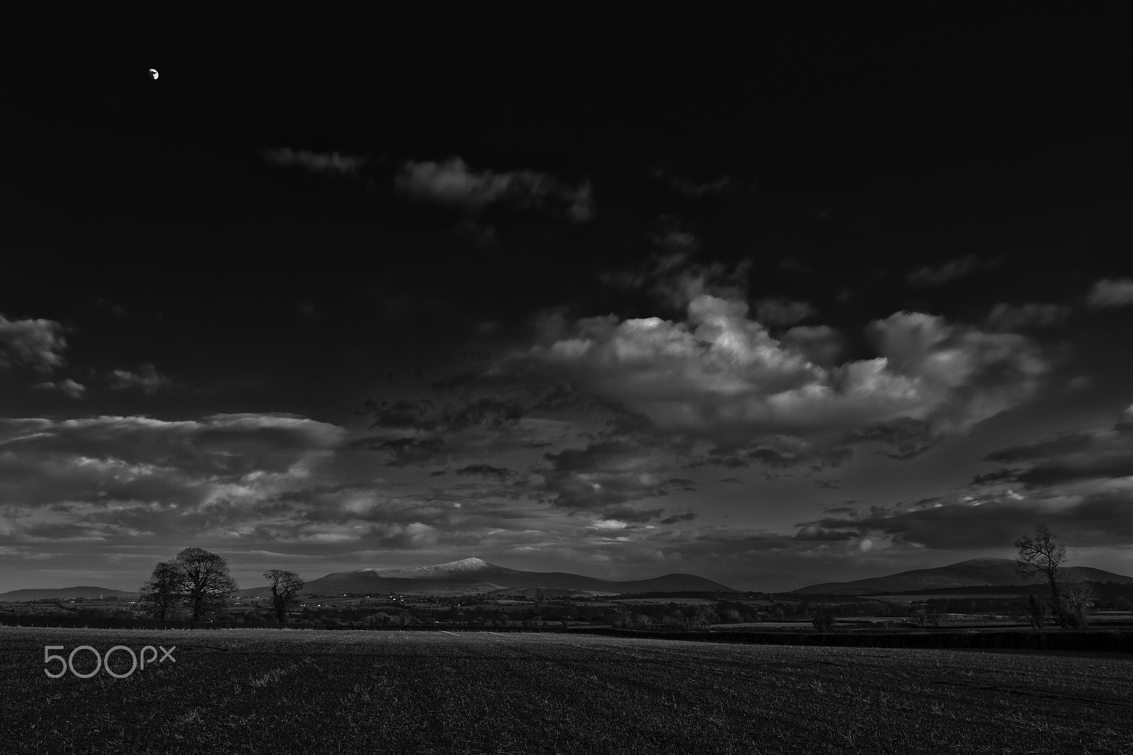 Sigma 18-35mm f/1.8 DC HSM sample photo. Clouds and moon photography
