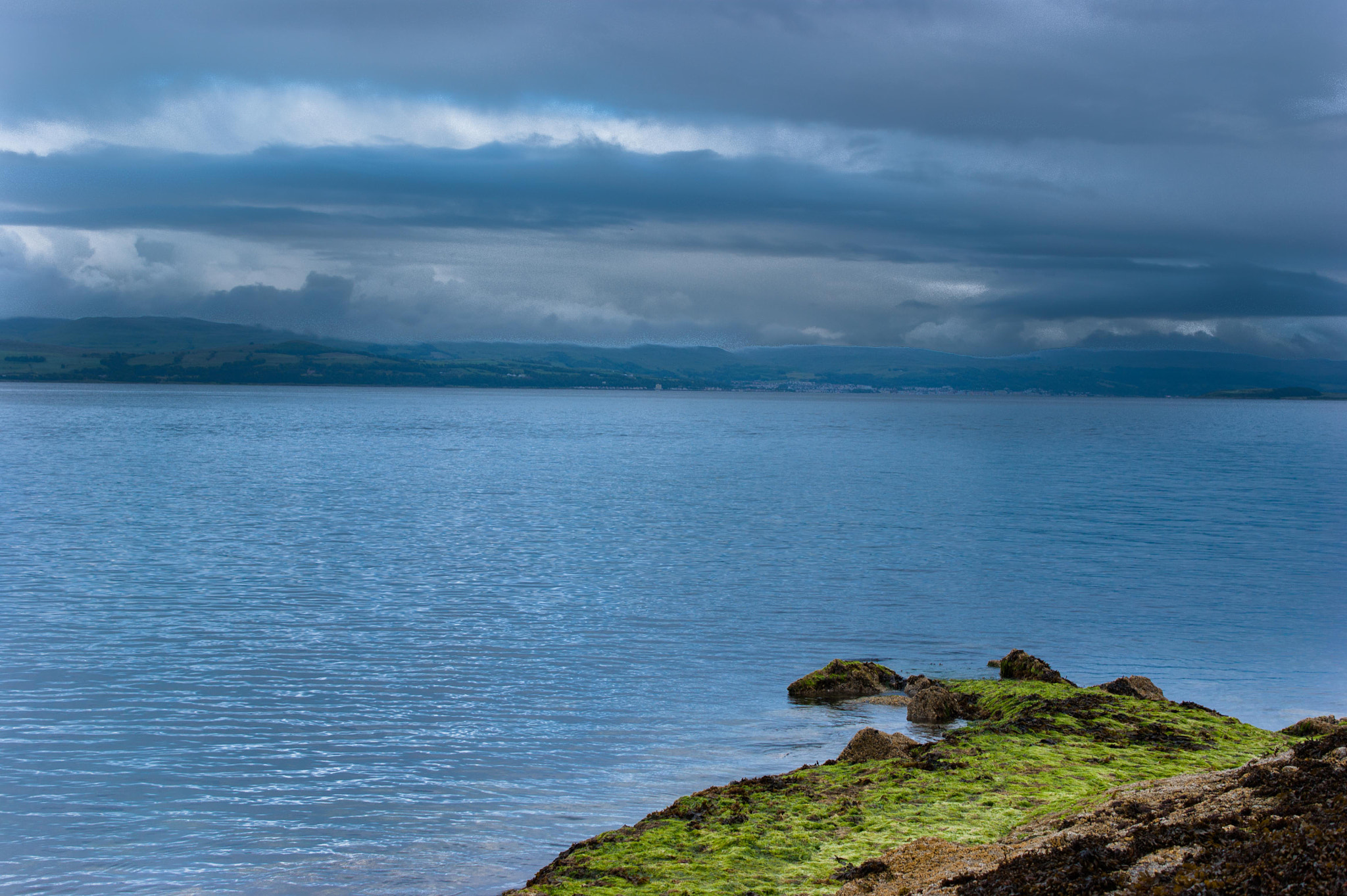 Sony Alpha DSLR-A390 + Sony DT 35mm F1.8 SAM sample photo. Out to sea photography