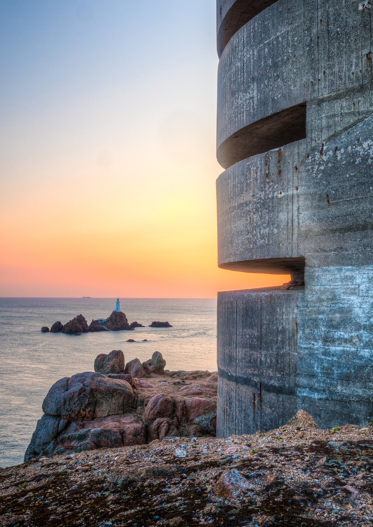 Olympus OM-D E-M5 II + LEICA DG SUMMILUX 15/F1.7 sample photo. Corbiere and watchtower, jersey, channel islands photography