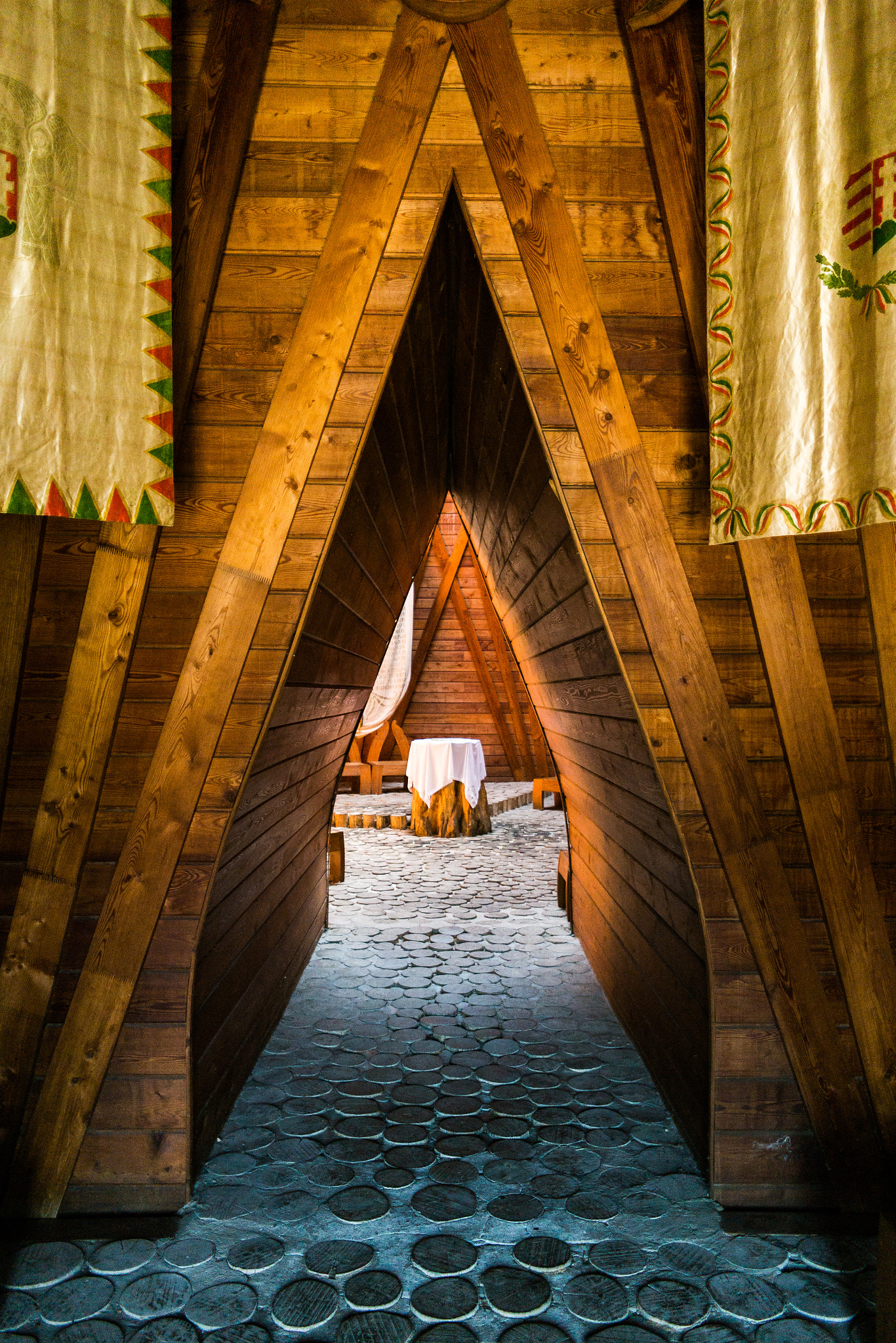 Samsung NX30 + Samsung NX 16mm F2.4 Pancake sample photo. Wooden yurt photography