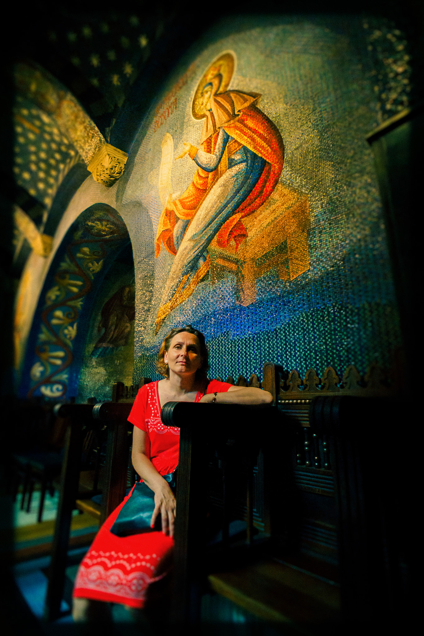 Sony a7 + Sony E 16mm F2.8 sample photo. In the church photography