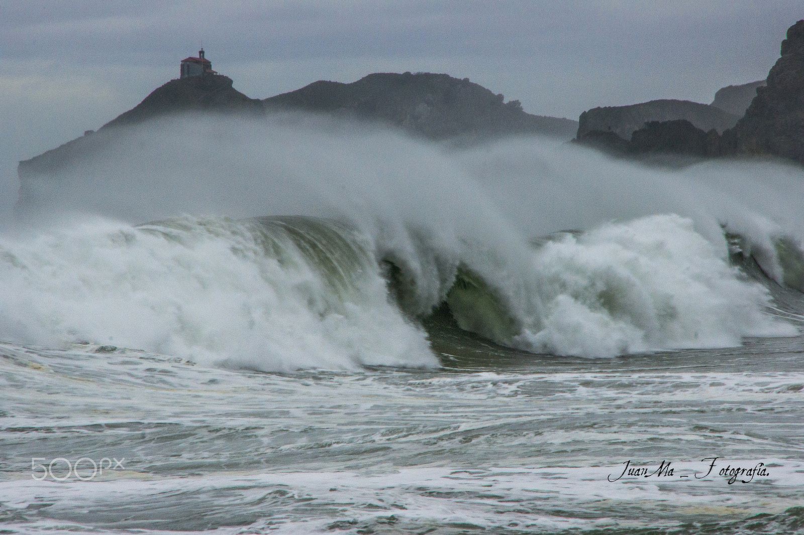 Sony Alpha DSLR-A500 sample photo. San juan de gaztelugatxe: aguas revueltas photography