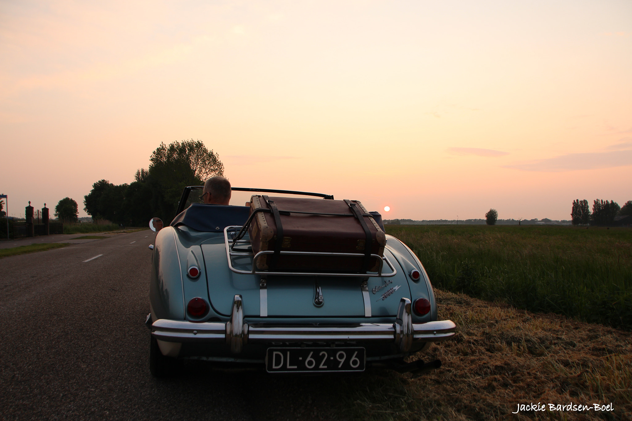 Canon EOS 650D (EOS Rebel T4i / EOS Kiss X6i) sample photo. Austen healey in the sunset photography