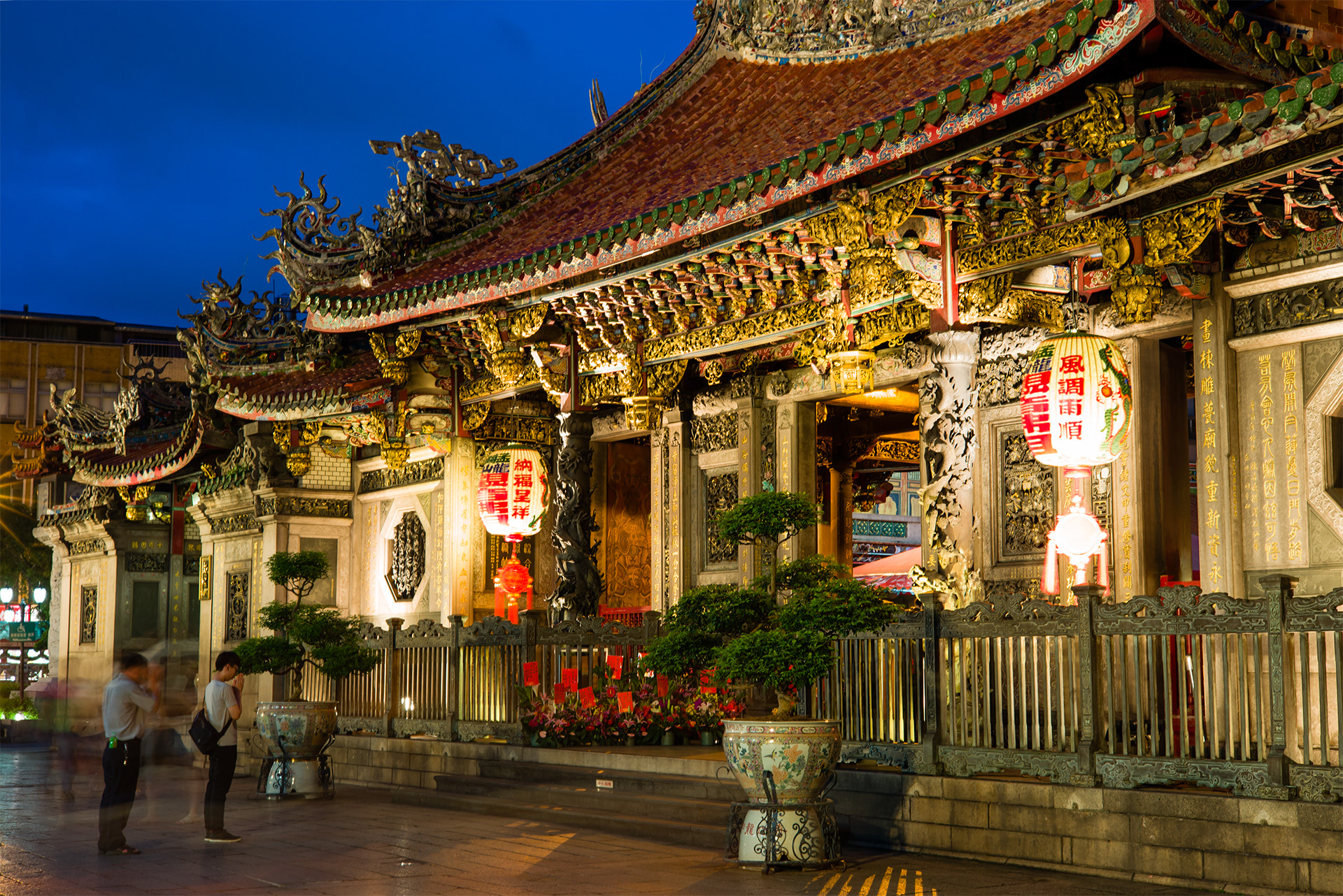 Leica M (Typ 240) + Leica Summarit-M 50mm F2.5 sample photo. Taiwan taipei longshan temple photography